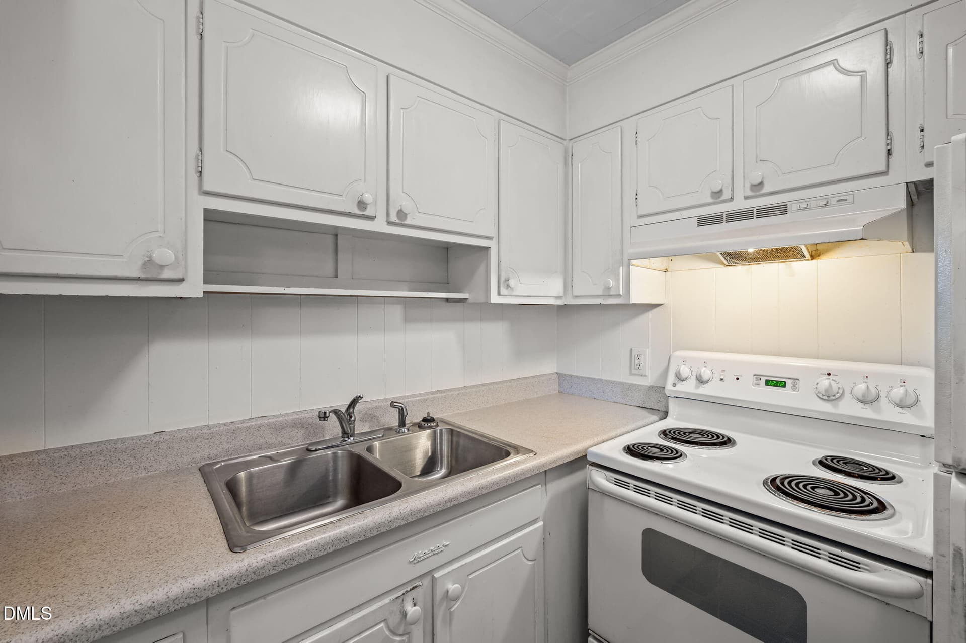 25-web-or-mls-P1120957 - 124 Fidelity Street Apt 15, Carrboro, NC 27510