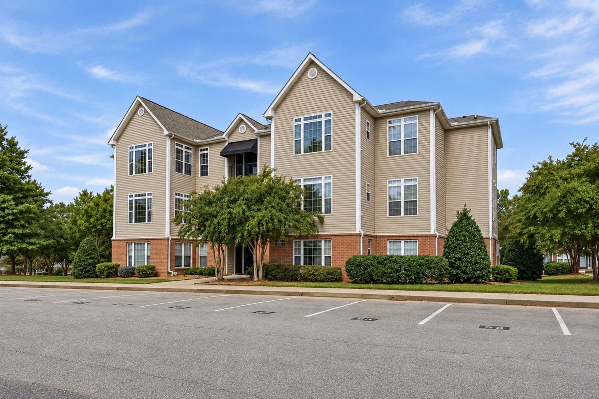 Photo 2 - 2501 Huntscroft Lane 300, Raleigh, NC 27617