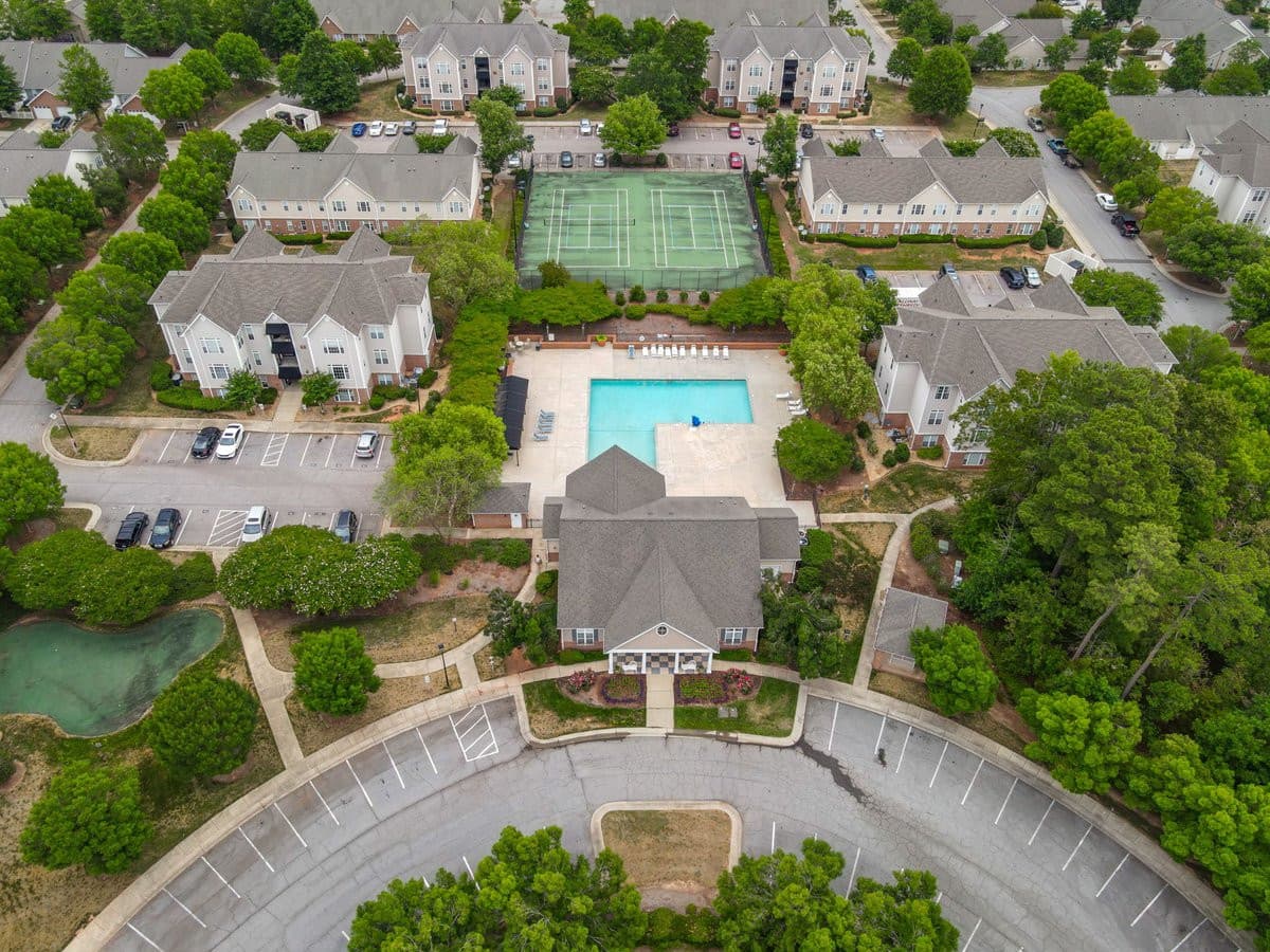 35-web-or-mls-E0948.jpg - 2501 Huntscroft Lane 300, Raleigh, NC 27617
