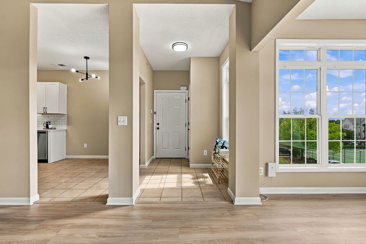 8-web-or-mls-RHugginsPhoto_08265.jpg - 2501 Huntscroft Lane 300, Raleigh, NC 27617