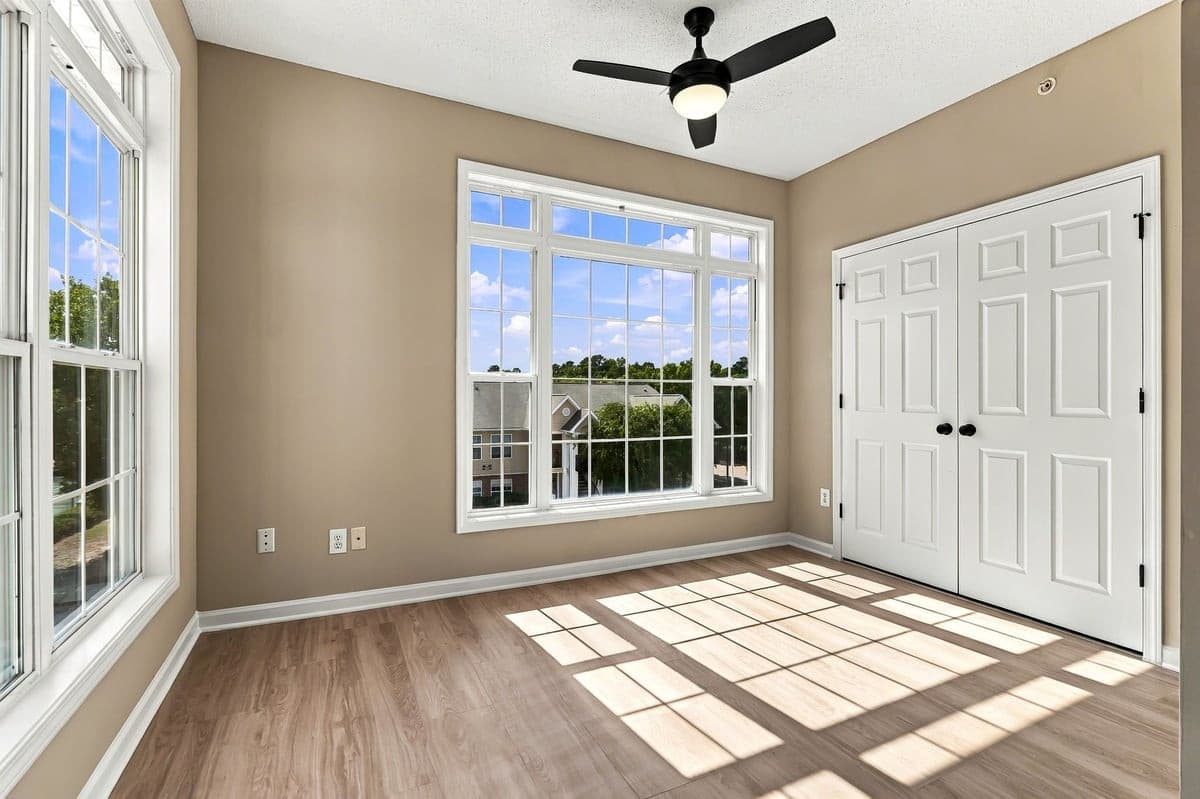 16-web-or-mls-RHugginsPhoto_08330.jpg - 2501 Huntscroft Lane 300, Raleigh, NC 27617