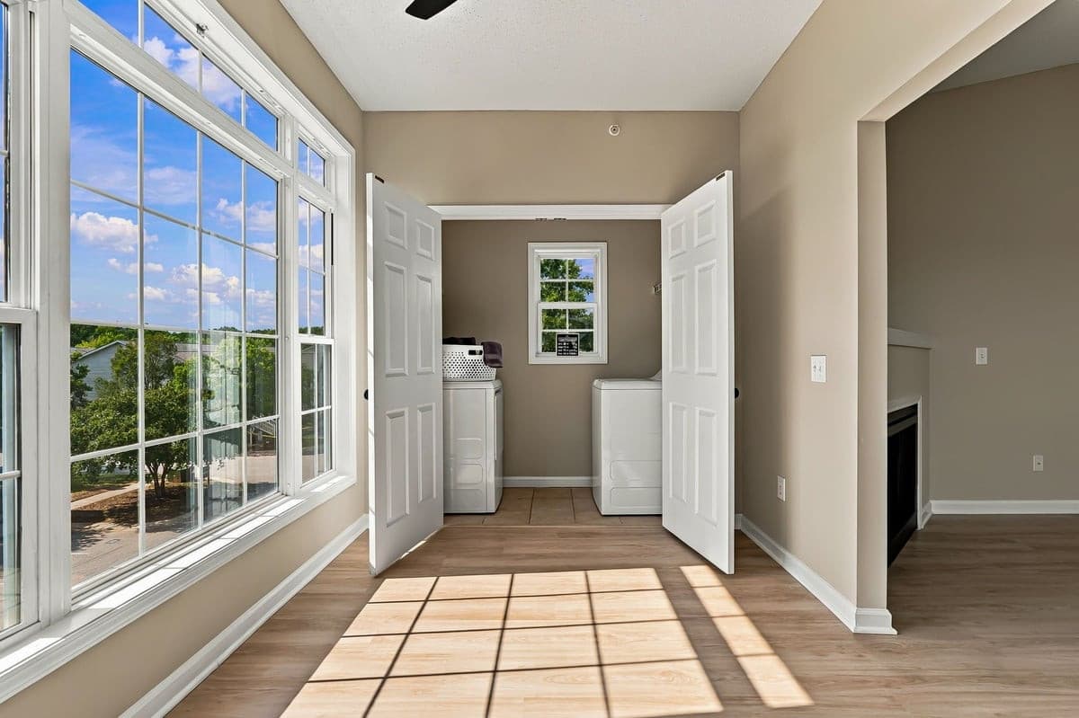 18-web-or-mls-RHugginsPhoto_08350.jpg - 2501 Huntscroft Lane 300, Raleigh, NC 27617