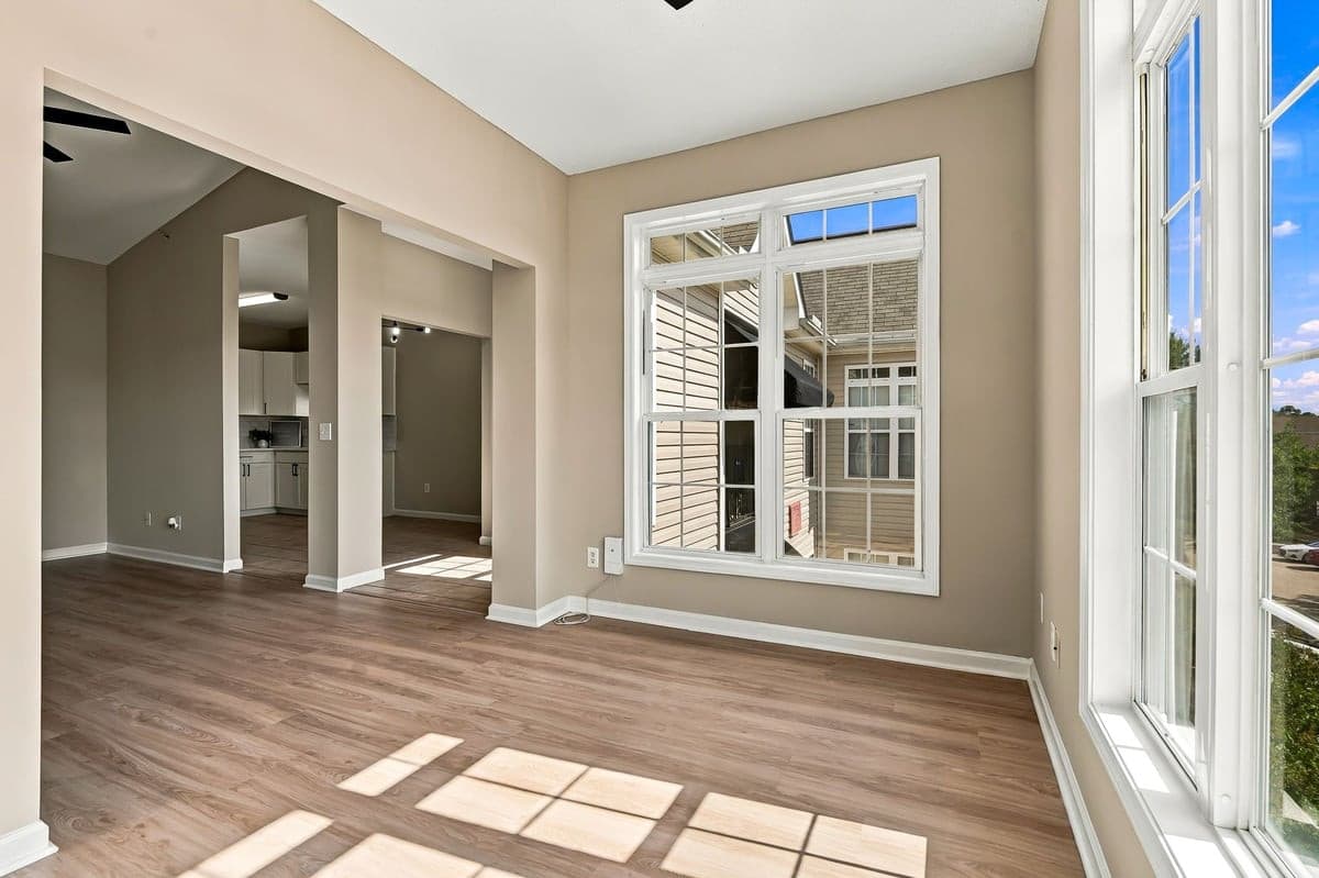 17-web-or-mls-RHugginsPhoto_08340.jpg - 2501 Huntscroft Lane 300, Raleigh, NC 27617