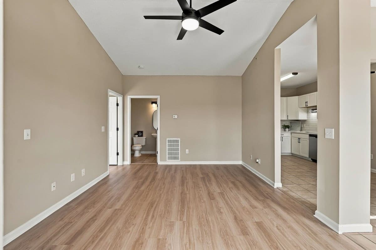 12-web-or-mls-RHugginsPhoto_08300.jpg - 2501 Huntscroft Lane 300, Raleigh, NC 27617