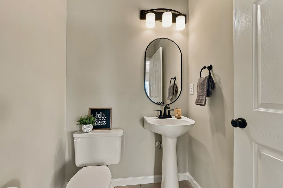 27-web-or-mls-RHugginsPhoto_08420.jpg - 2501 Huntscroft Lane 300, Raleigh, NC 27617