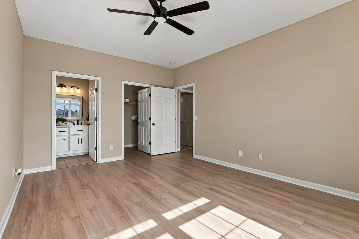 29-web-or-mls-RHugginsPhoto_08430.jpg - 2501 Huntscroft Lane 300, Raleigh, NC 27617