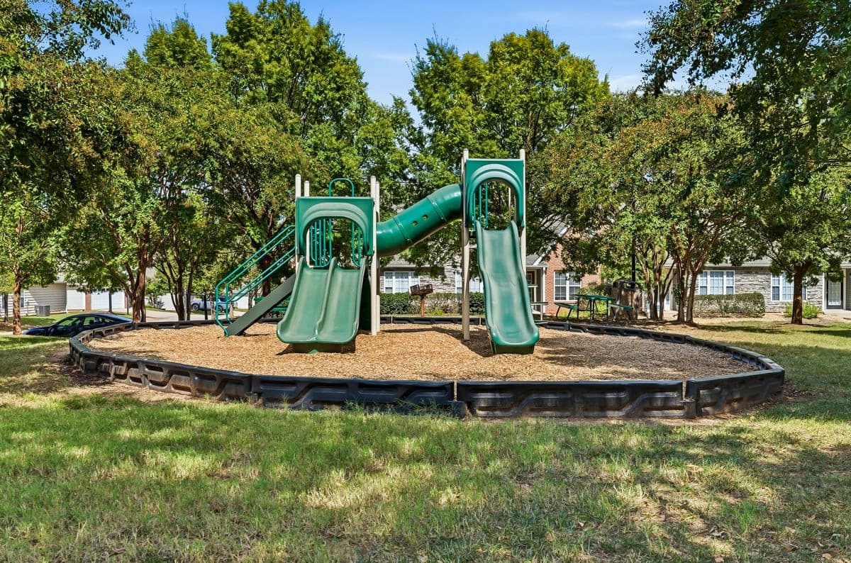 36-web-or-mls-RHugginsPhoto_08225.jpg - 2501 Huntscroft Lane 300, Raleigh, NC 27617