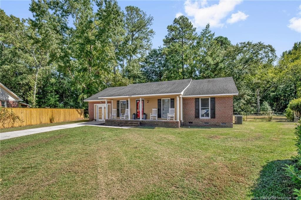 Photo 2 - 5543 HALLWOOD Drive, Hope Mills, NC 28348