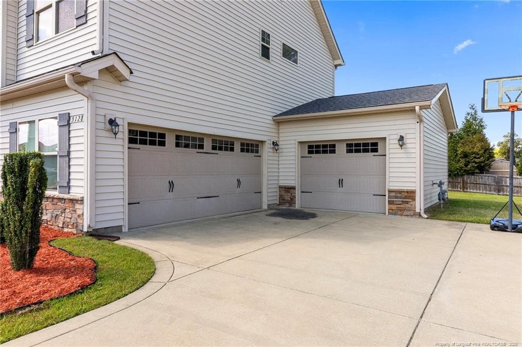 Photo 2 - 5128 Perfection Lane, Hope Mills, NC 28348, Hope Mills