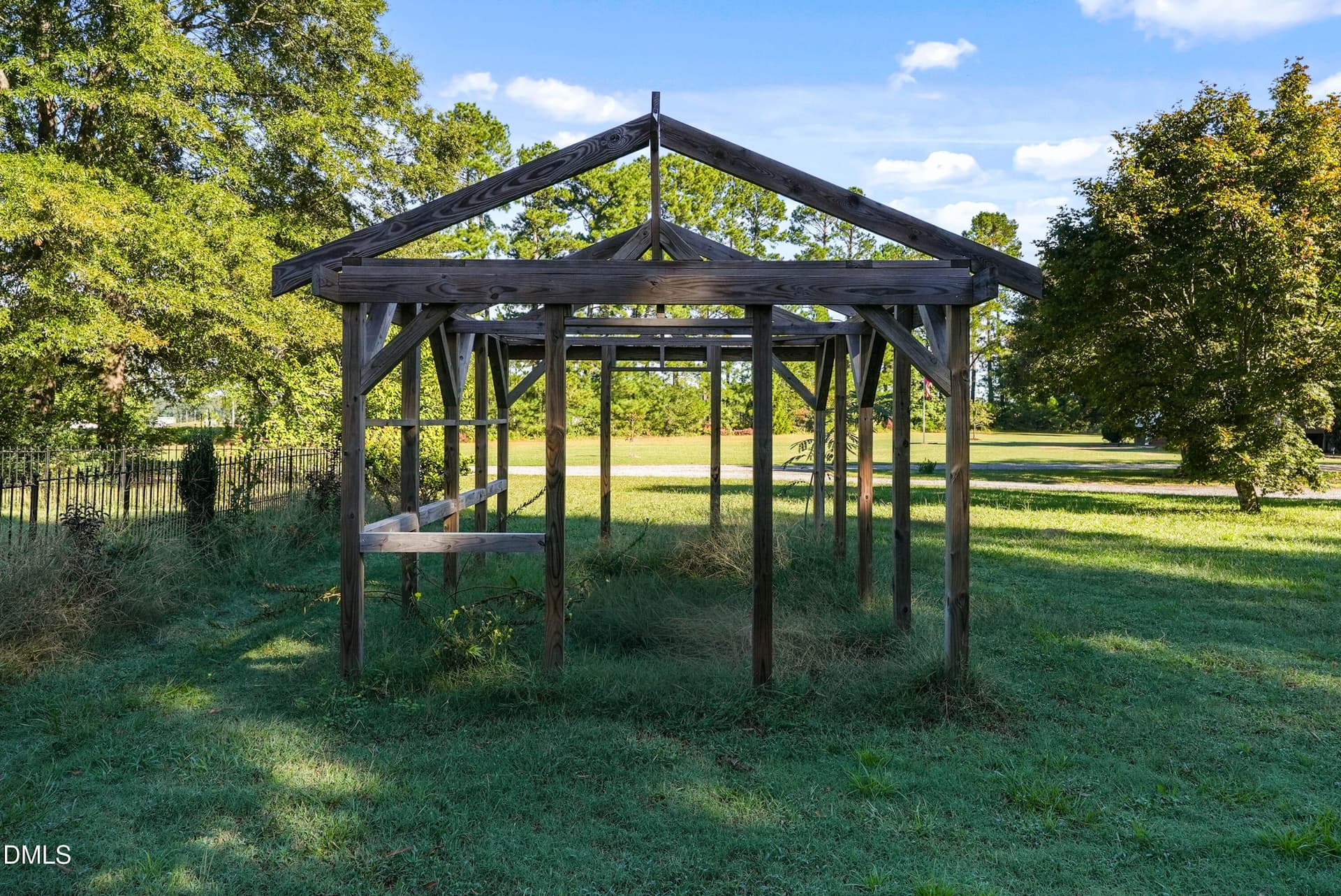 Pergola - 7406 Old Beulah Road, Kenly, NC 27542