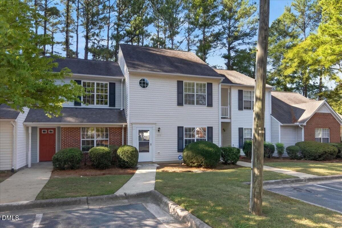 04-5553FieldcrossCtRaleigh_003 - 5553 Fieldcross Court, Raleigh, NC 27610