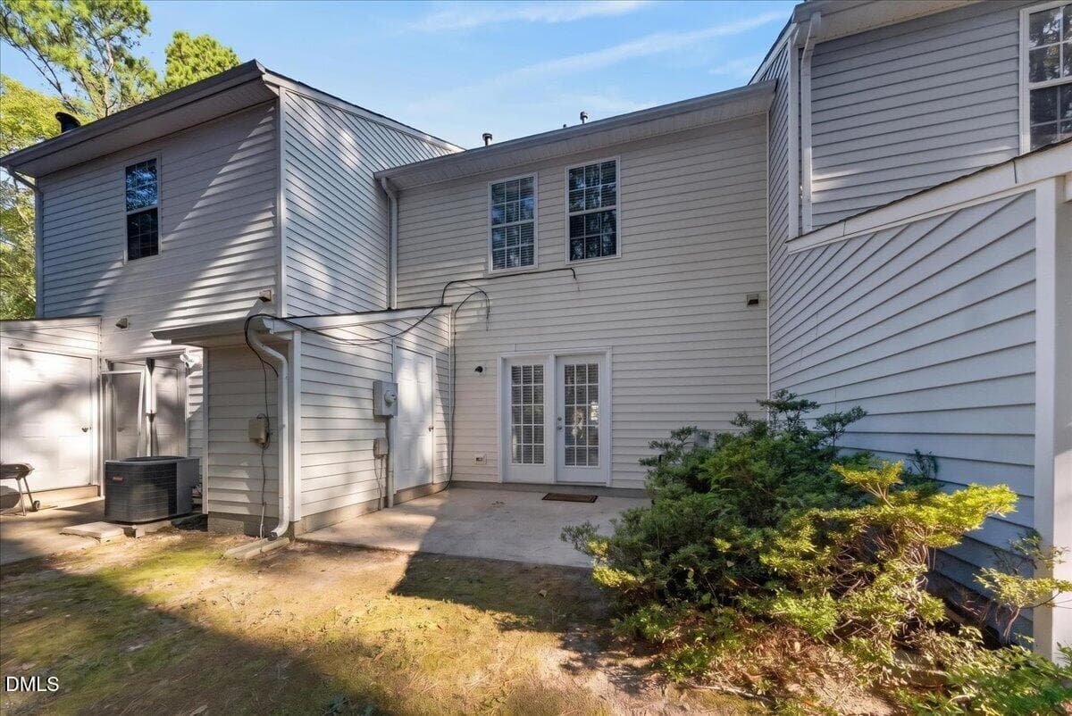 07-5553FieldcrossCtRaleigh_006 - 5553 Fieldcross Court, Raleigh, NC 27610