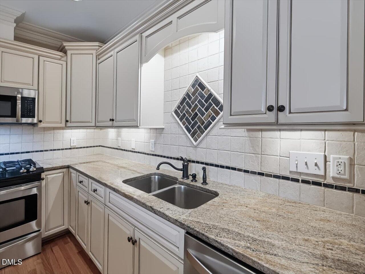 30-Kitchen - 815 Running Brook Trail, Raleigh, NC 27609