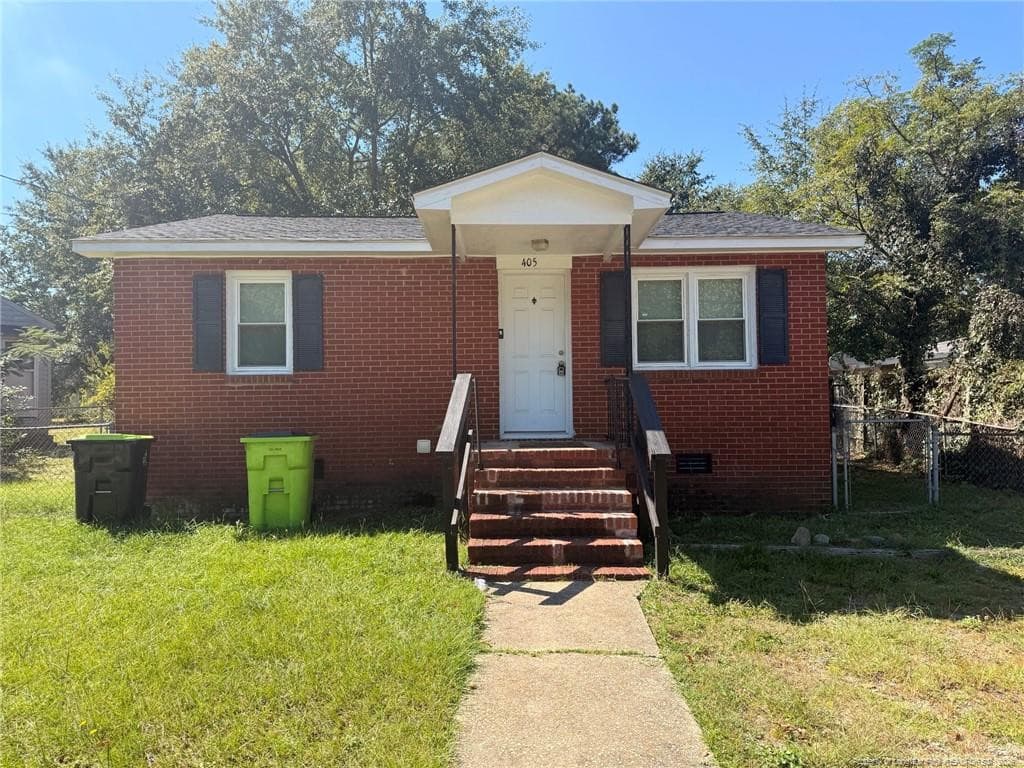 405 Laura Court, Spring Lake, NC 28390