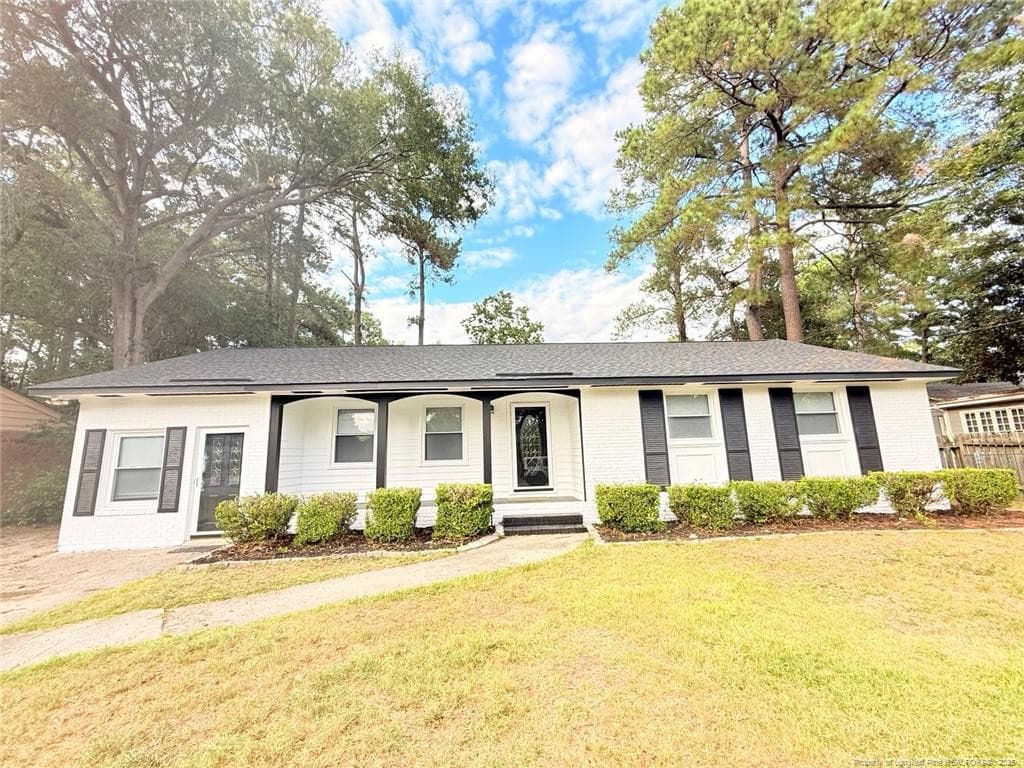 Photo 2 - 702 W 28th Street, Lumberton, NC 28358, Lumberton