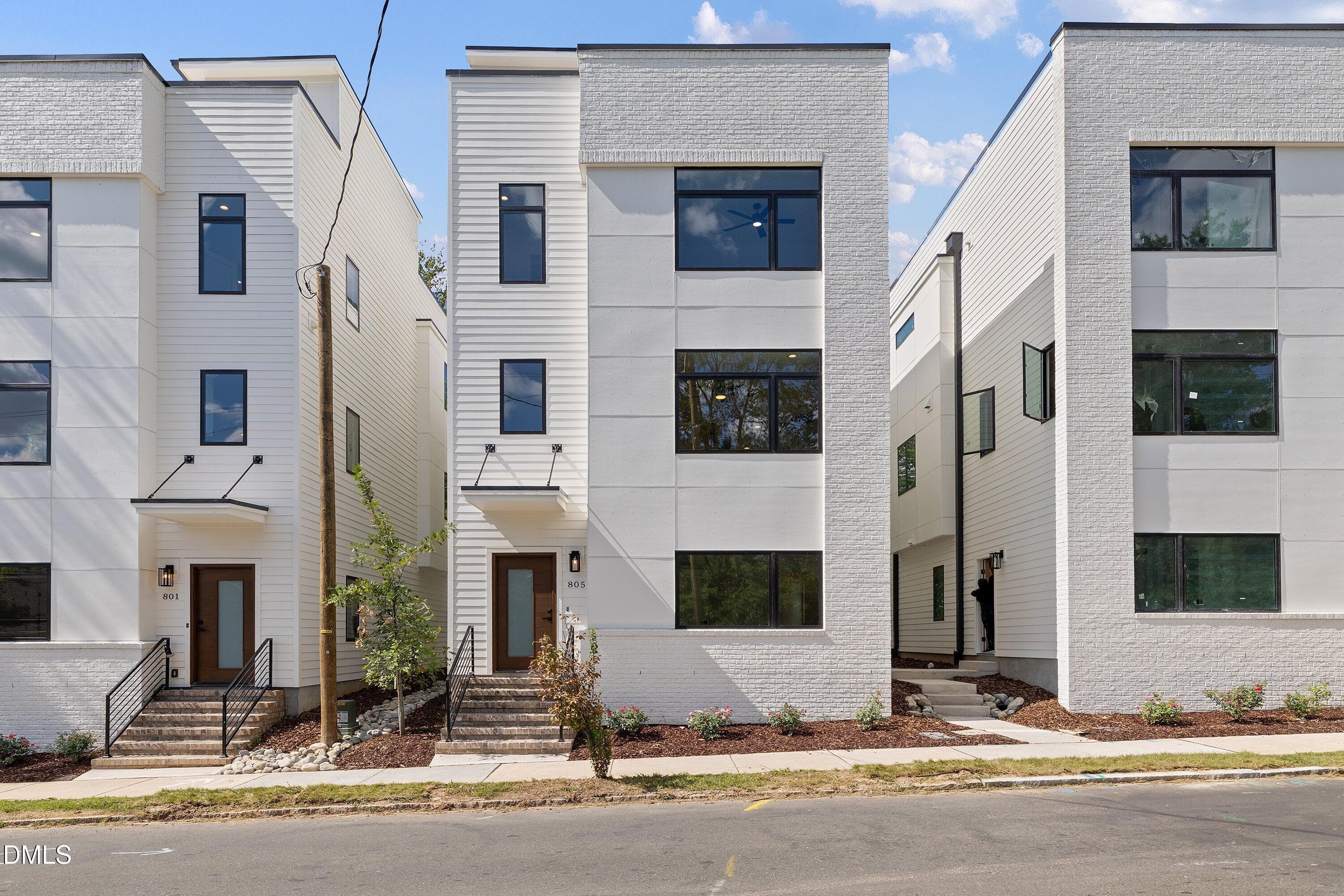 FRONT VIEW - 805 N Roxboro Street, Durham, NC 27701