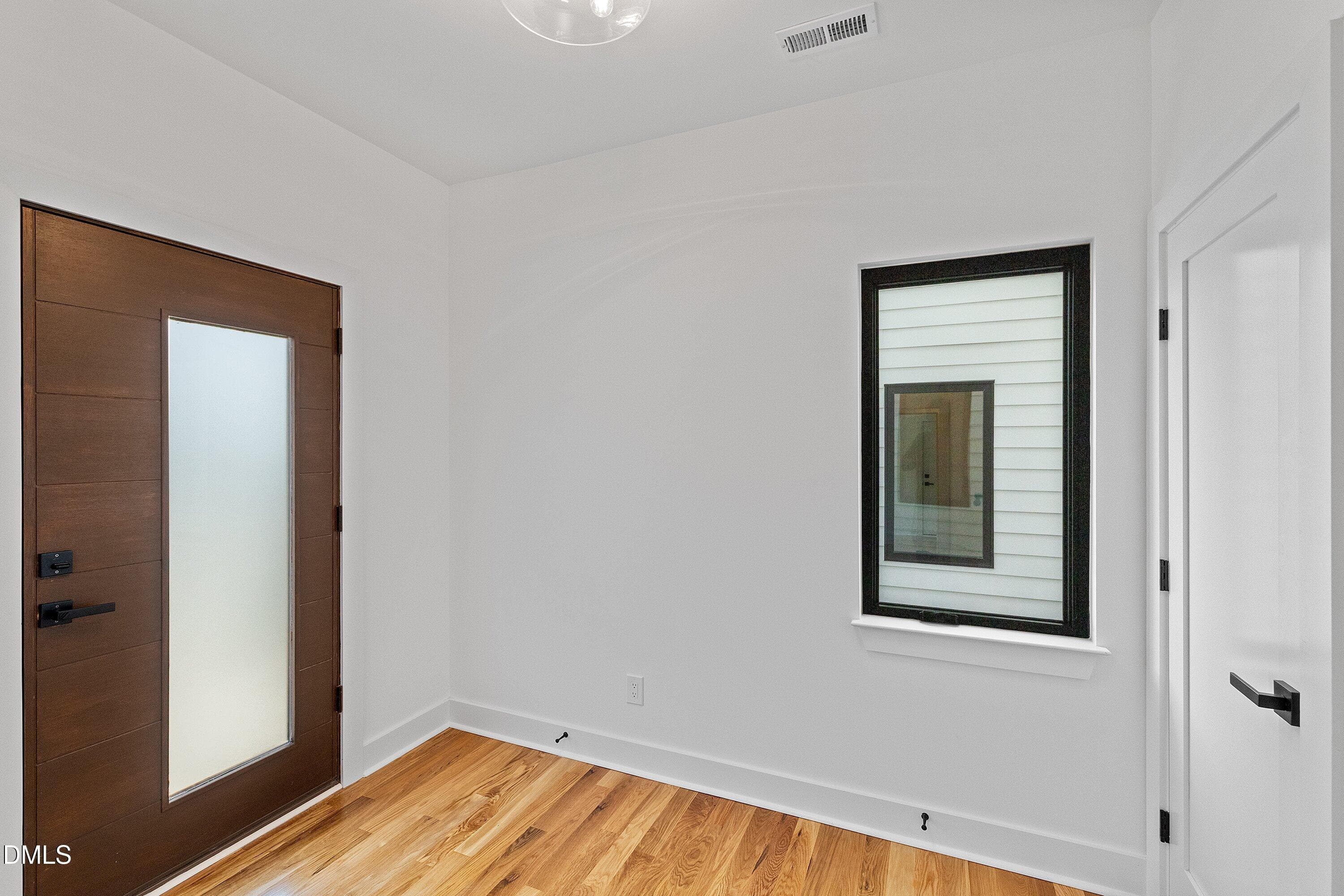 FOYER - 805 N Roxboro Street, Durham, NC 27701