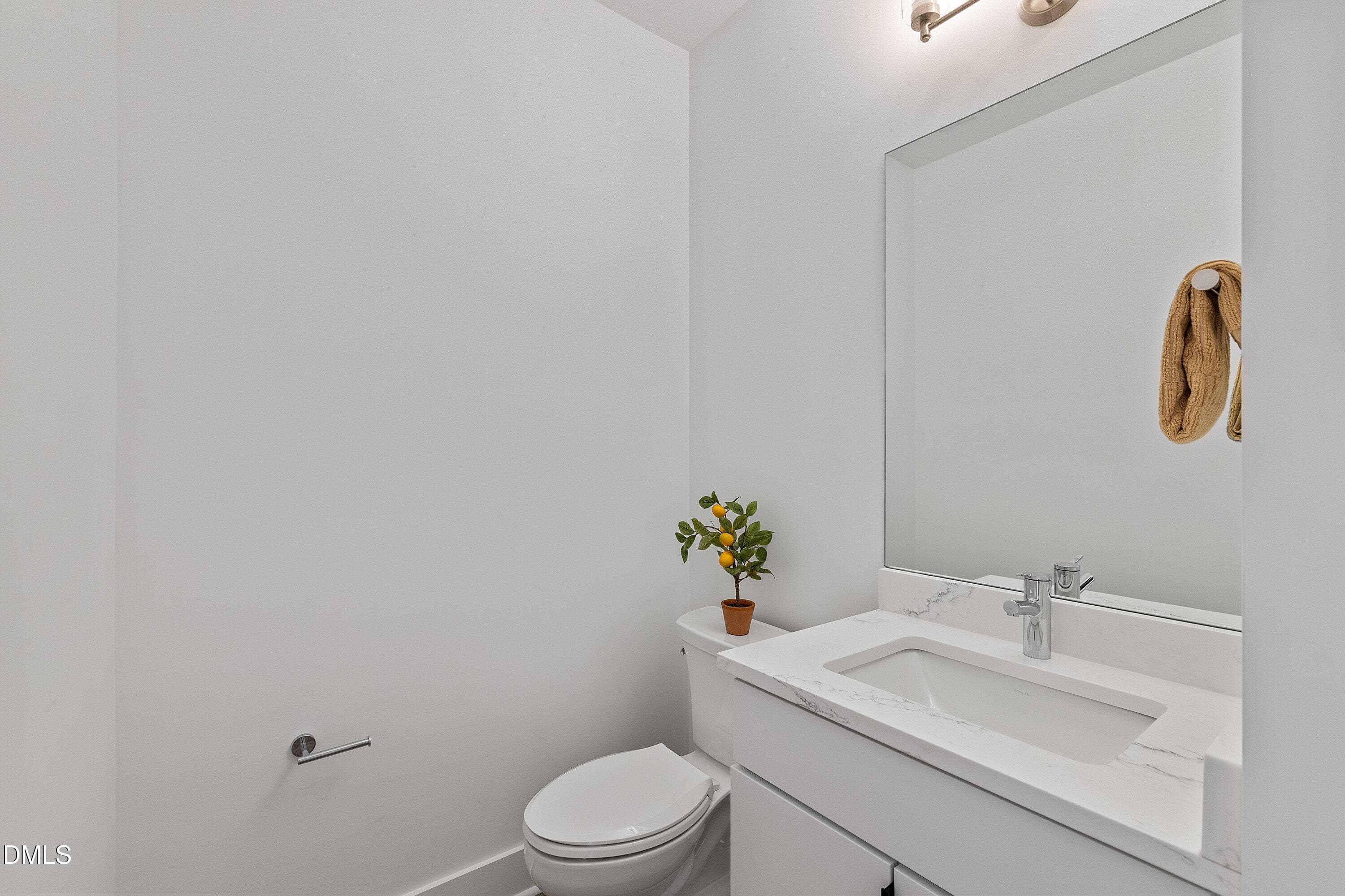 1/2 BATH - 805 N Roxboro Street, Durham, NC 27701