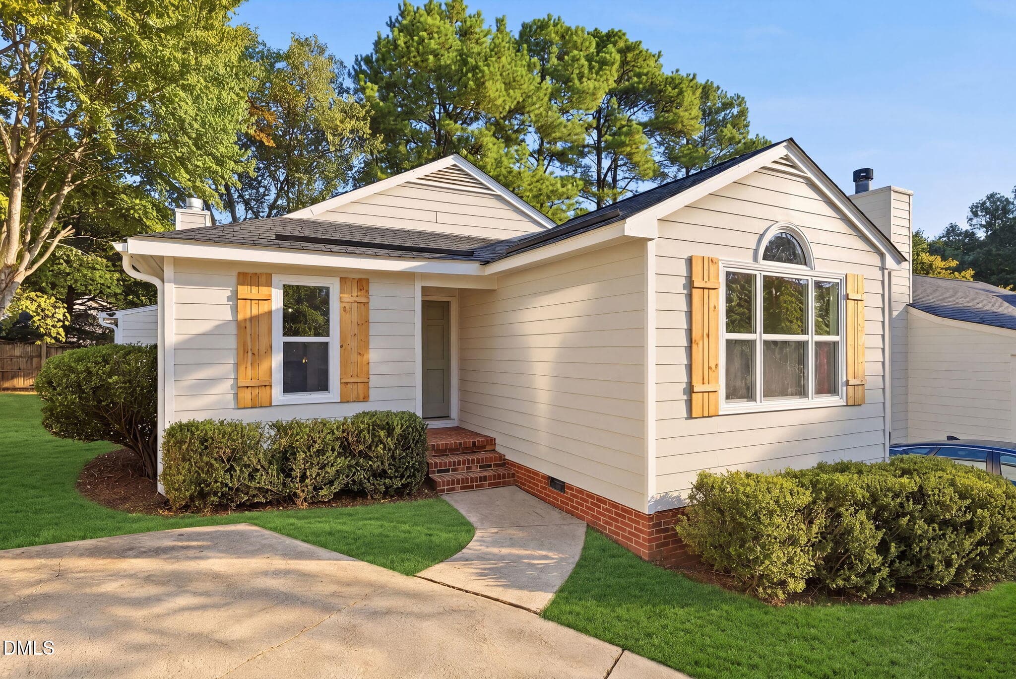 3812 Hollycrest Court-2 Grass - 3812 Hollycrest Court, Raleigh, NC 27612