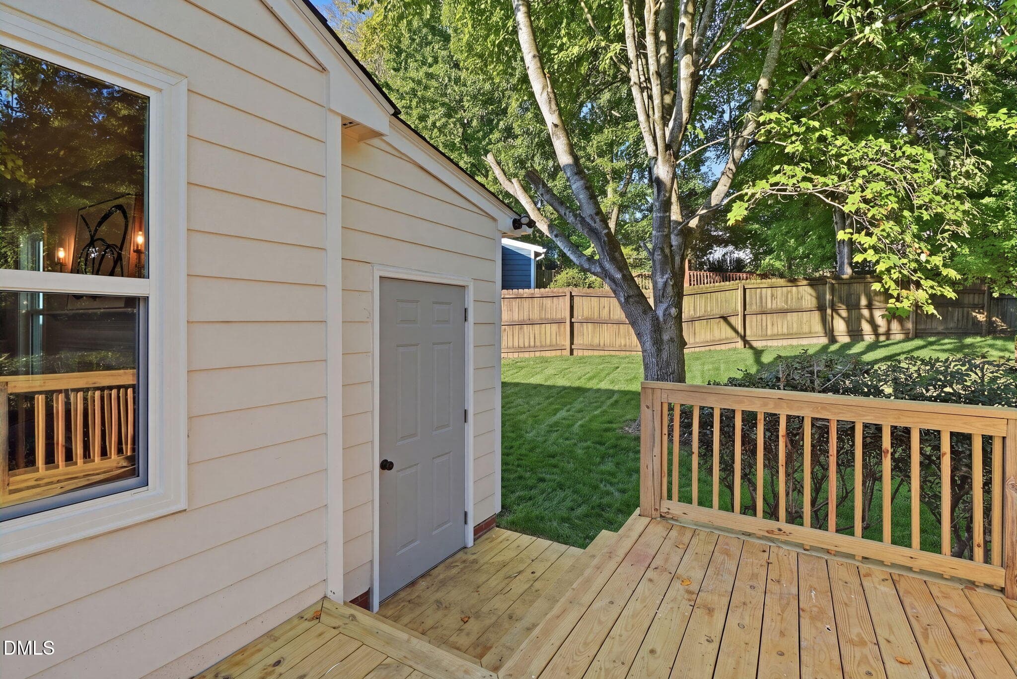 3812 Hollycrest Court-51 Grass - 3812 Hollycrest Court, Raleigh, NC 27612