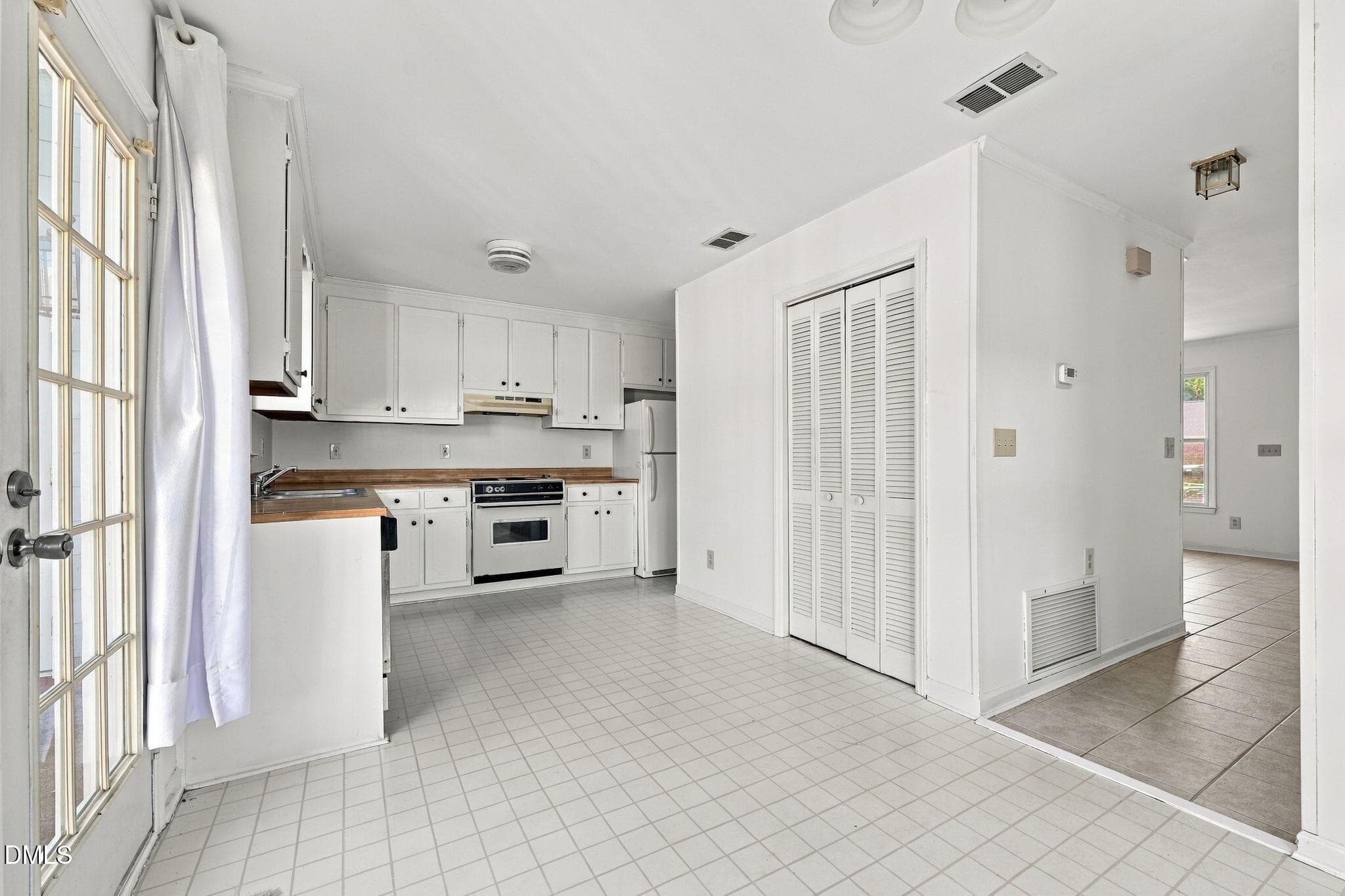 kitchen - 1812 Orange Grove Road 101, Hillsborough, NC 27278, Hillsborough