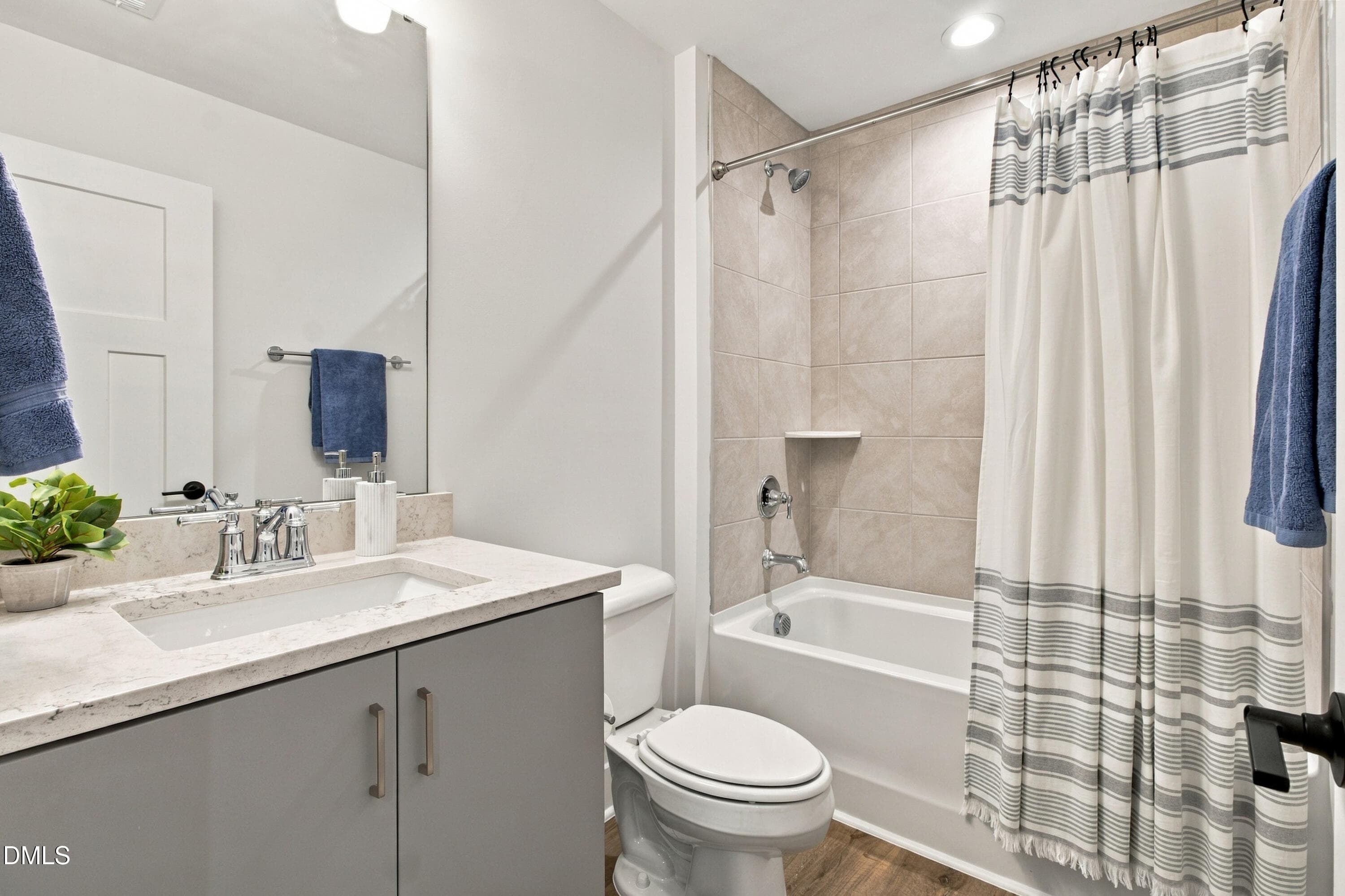 32_3rd bath - 4019 Emerald Green Road, Raleigh, NC 27612