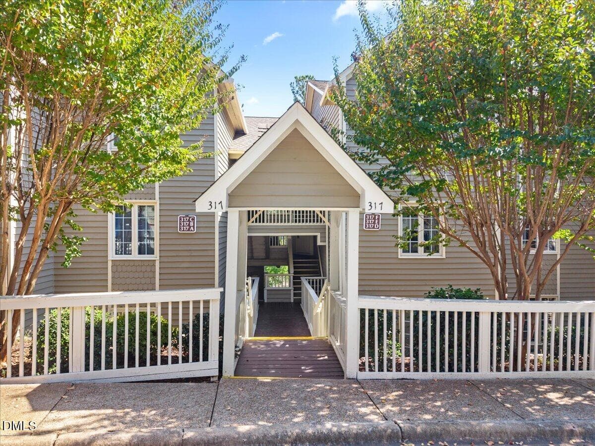 317 Glen Echo Lane E, Cary, NC 27518