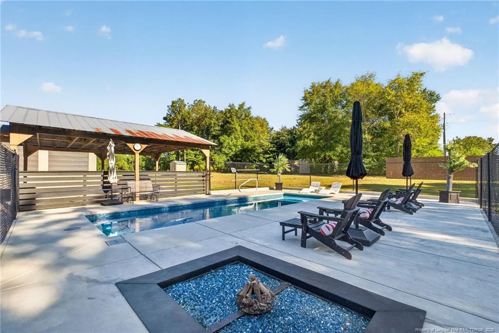 Photo 8 - 1744 Sampson Acres Drive, Clinton, NC 28328
