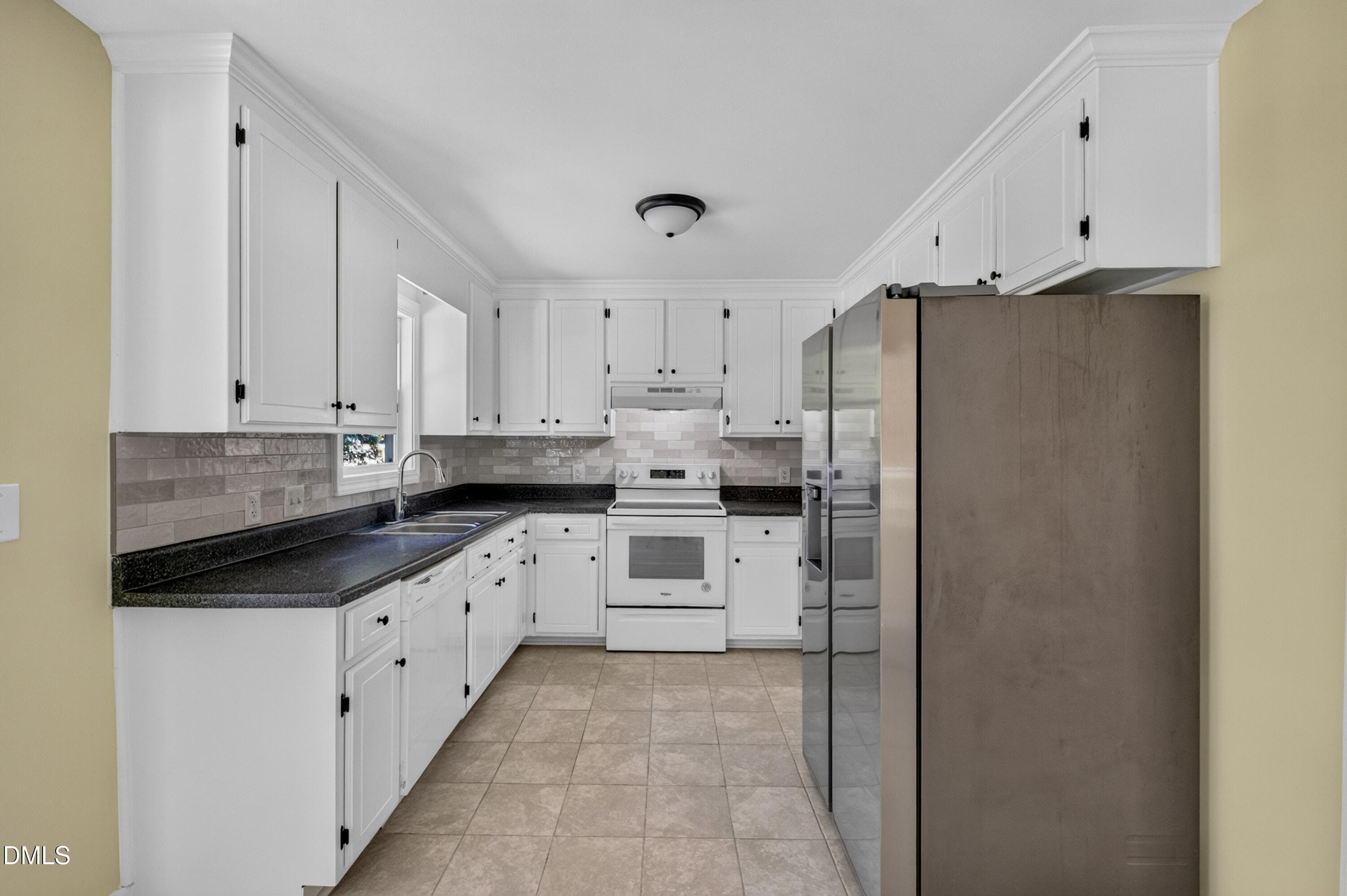KITCHEN - 1415 Mandolin Place, Zebulon, NC 27597