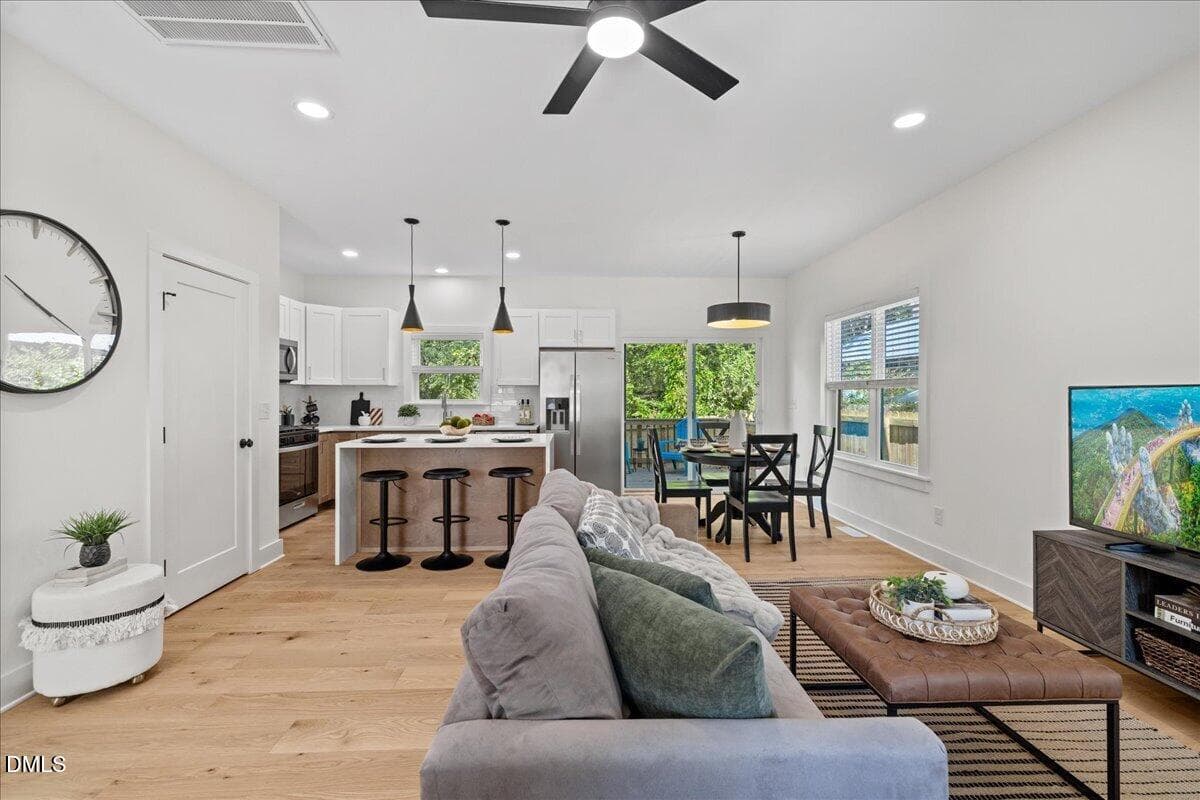 10-218 W Maynard Ave - 218 W Maynard Avenue, Durham, NC 27704