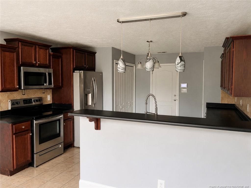 Photo 5 - 505 Collinwood Drive, Raeford, NC 28376