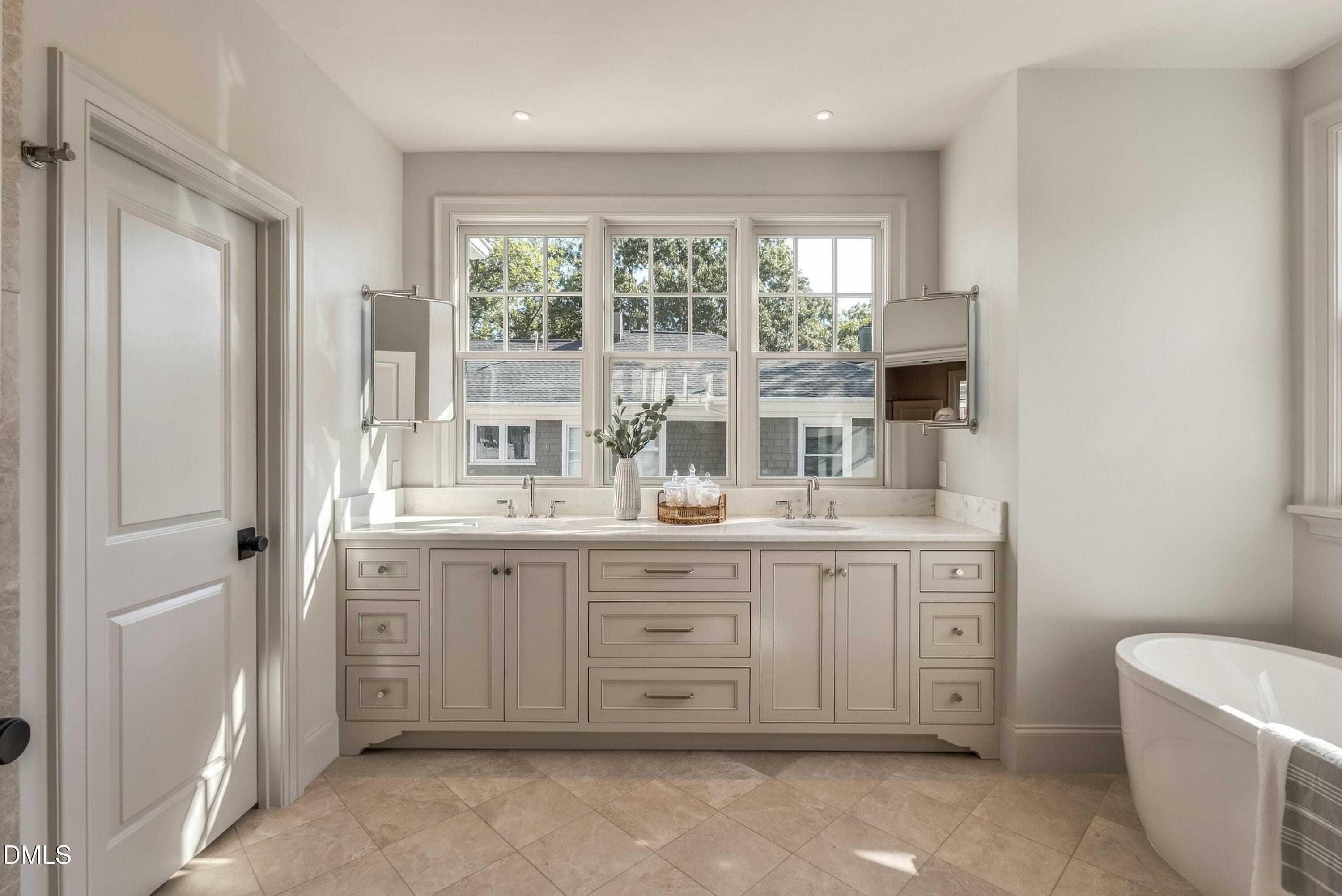 Primary Bathroom - 205 Park Avenue, Raleigh, NC 27605