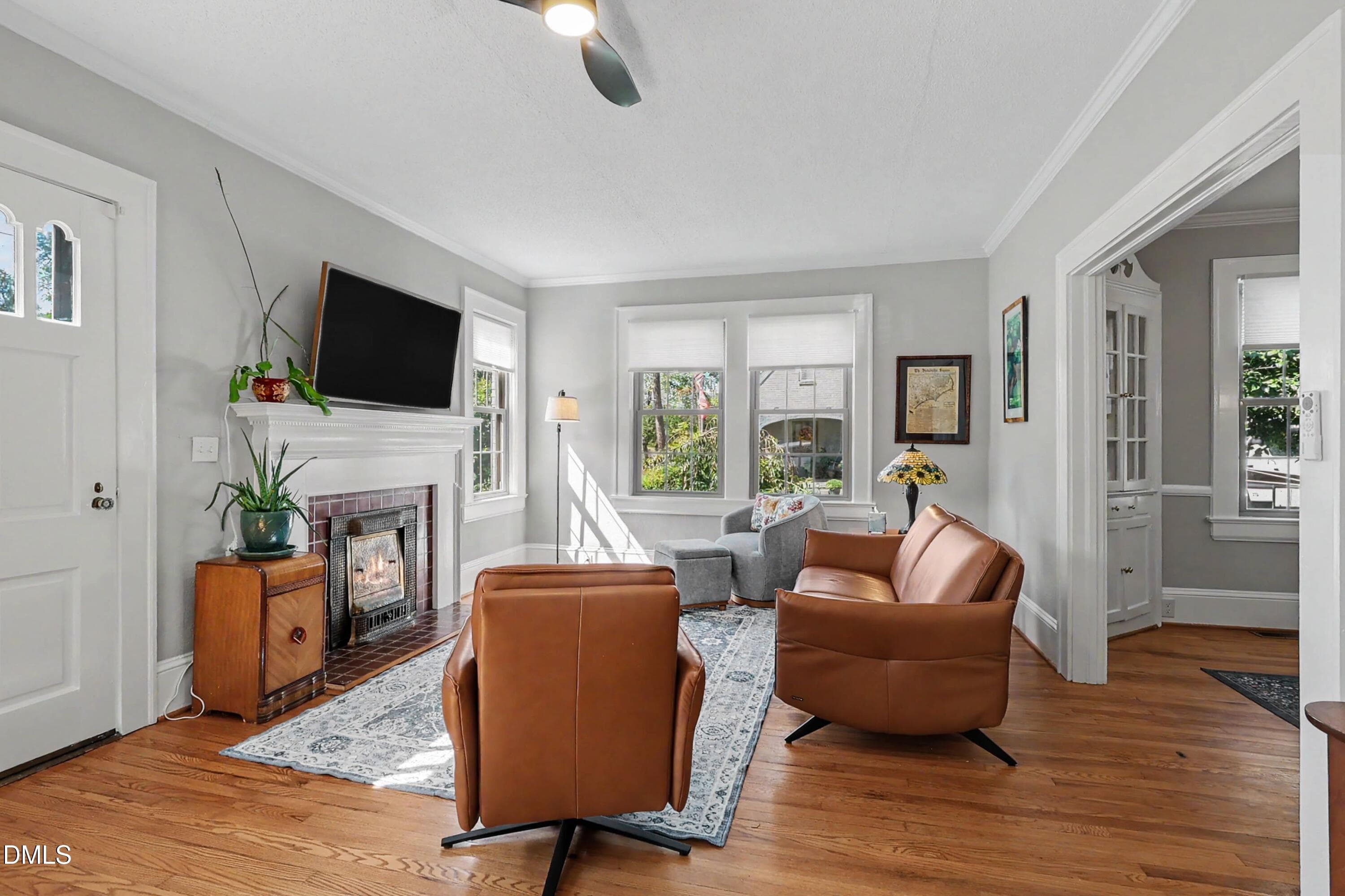 Living room - 305 S Walnut Street, Spring Hope, NC 27882, Spring Hope