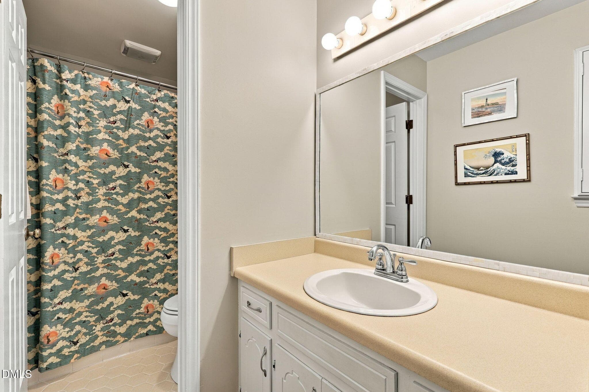 Bath - 2404 Rockridge Court, Raleigh, NC 27612, Raleigh