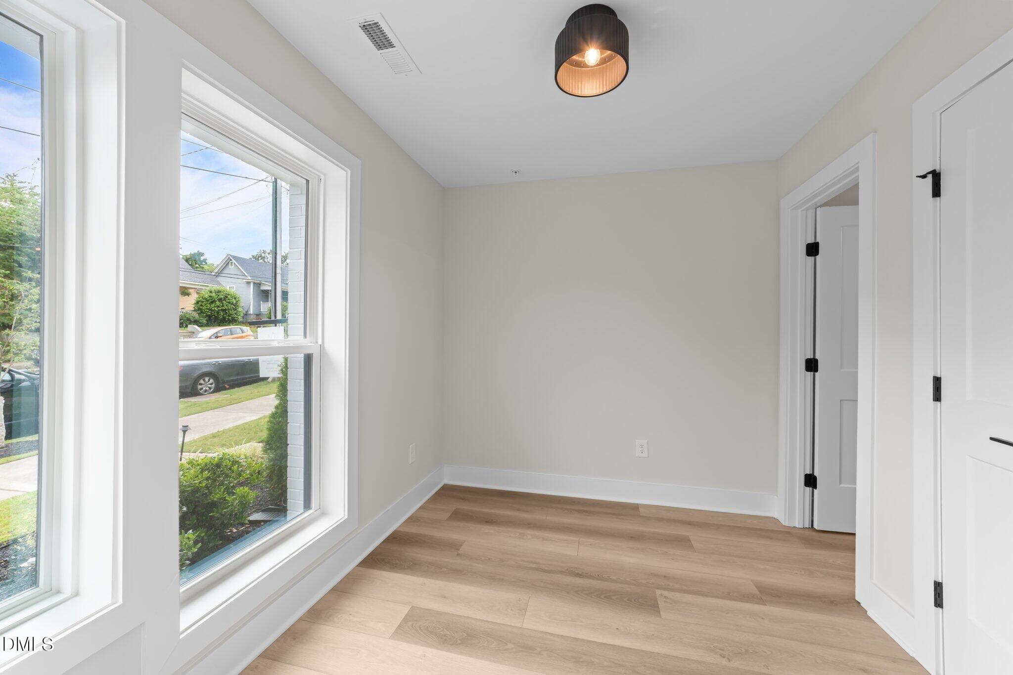 9-web-or-mls-3D5A1724 - 710 W North Street 101, Raleigh, NC 27603