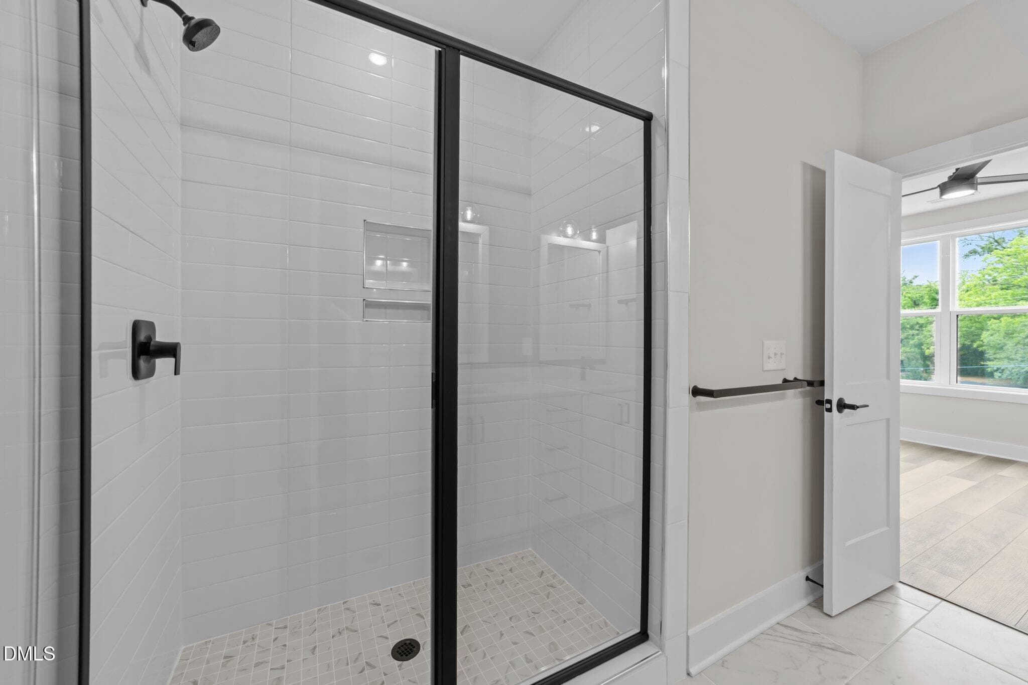 32-web-or-mls-3D5A1796 - 710 W North Street 101, Raleigh, NC 27603