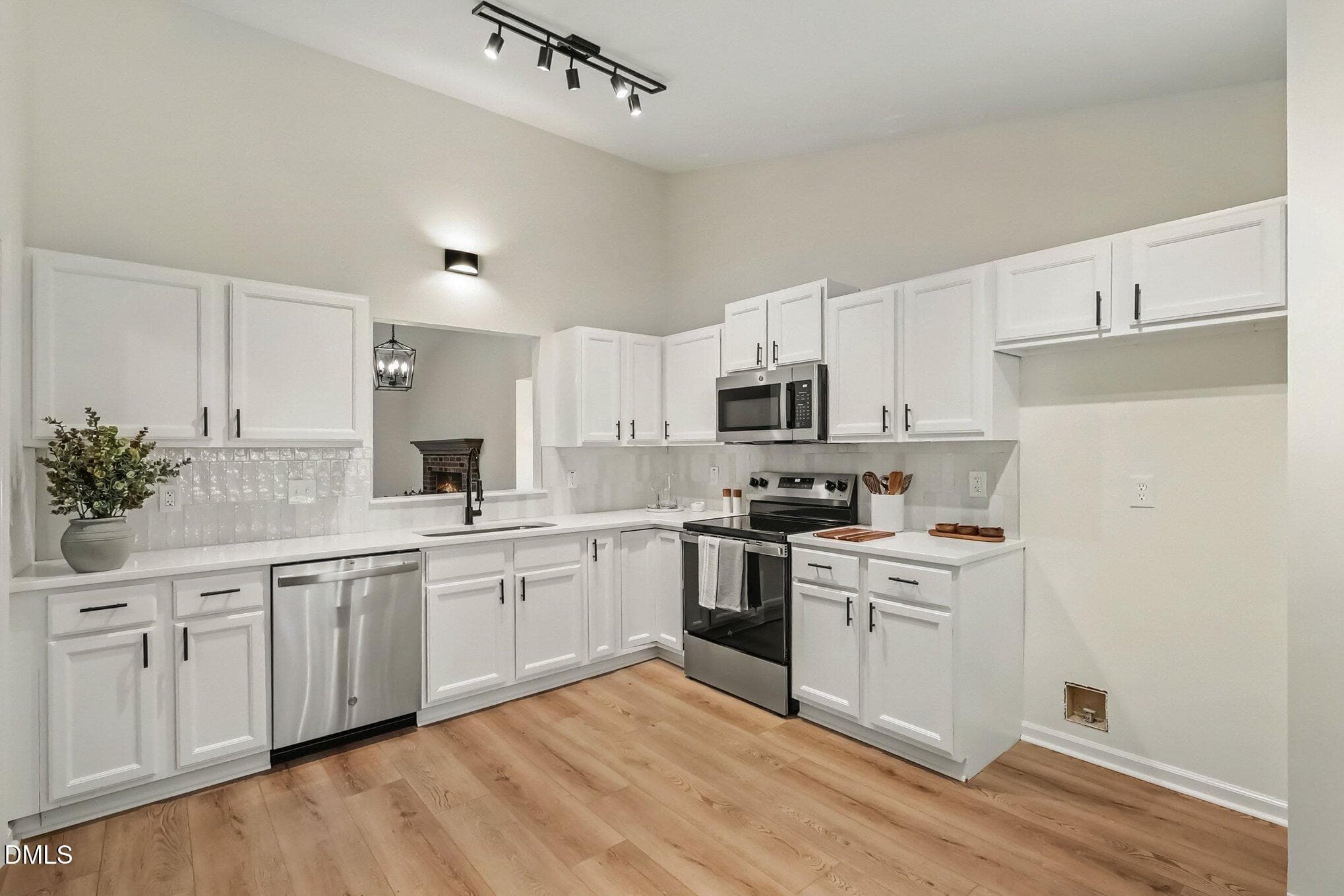 009_file_7808 - 6260 Fountainhead Drive, Raleigh, NC 27609