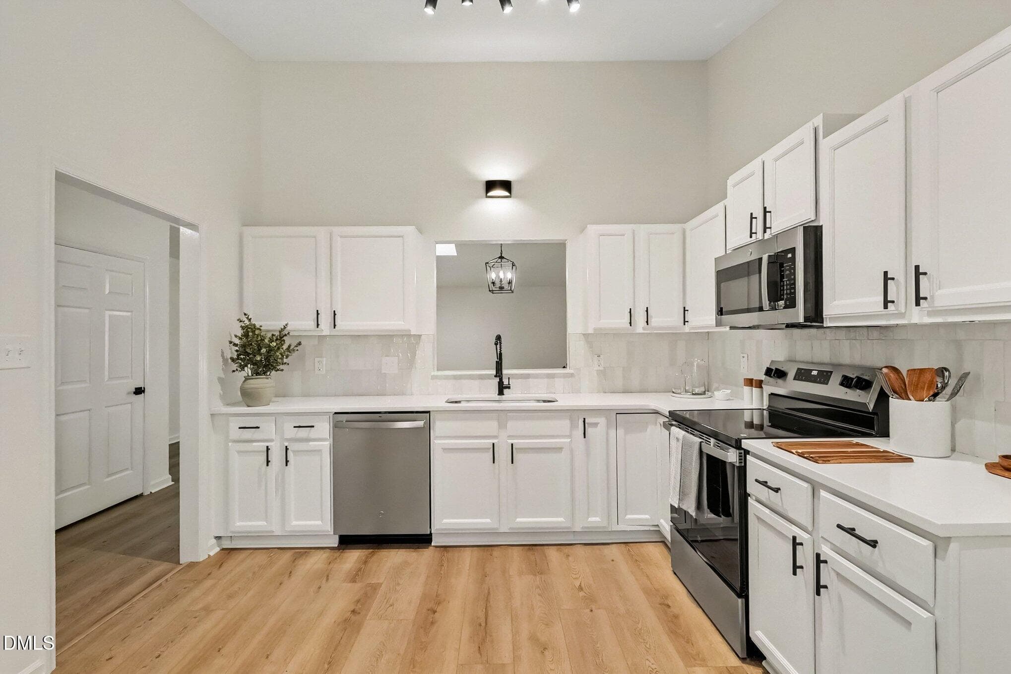 010_file_7640 - 6260 Fountainhead Drive, Raleigh, NC 27609