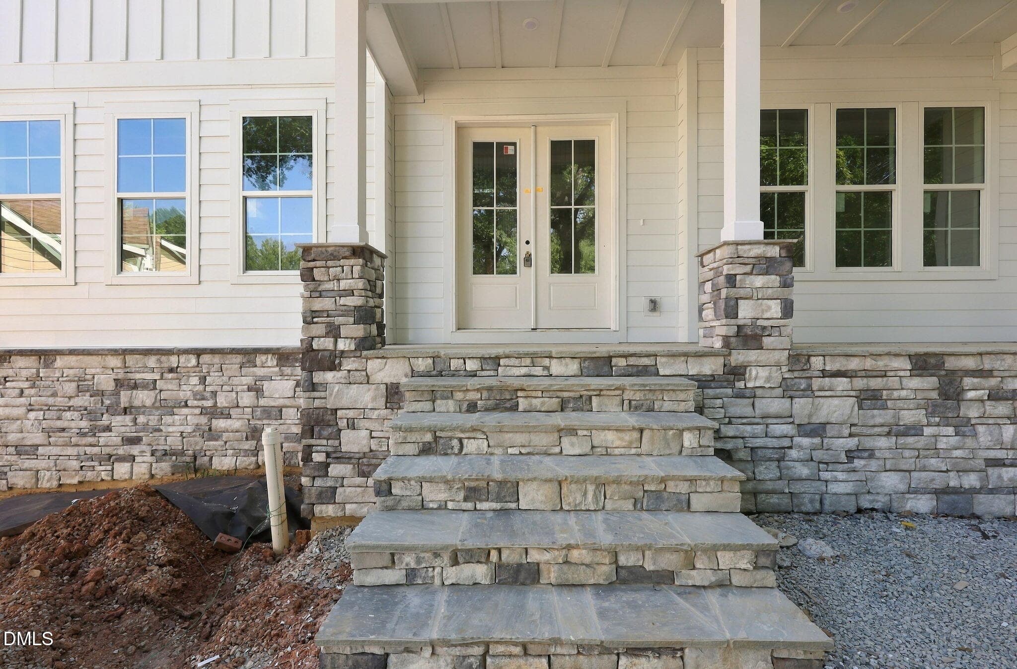 55-web-or-mls-IMG_9373 - 7300 Valleycross Circle, Raleigh, NC 27615
