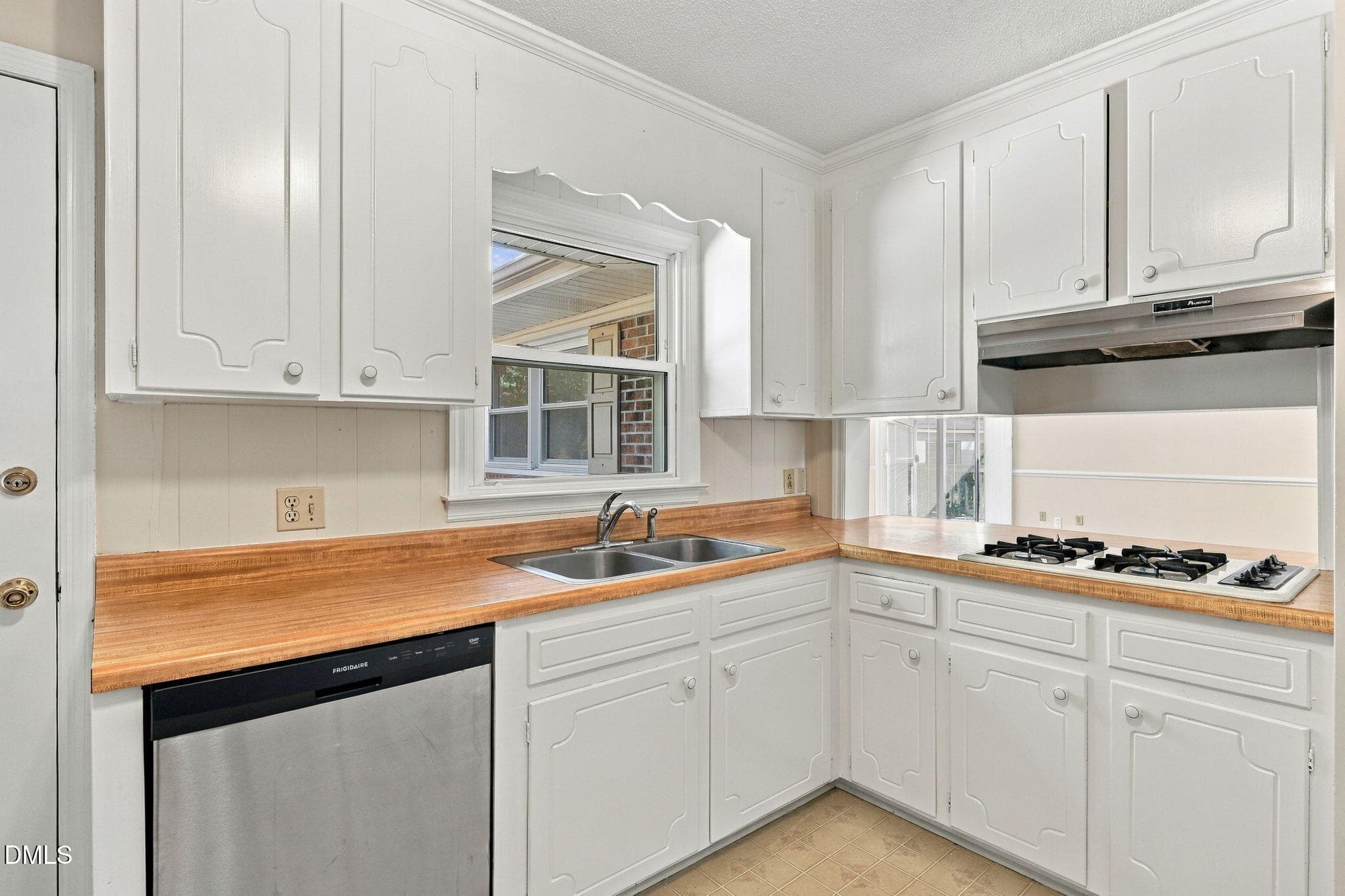 38-web-or-mls-IMG_9521 - 100 E C Street, Erwin, NC 28339, Erwin