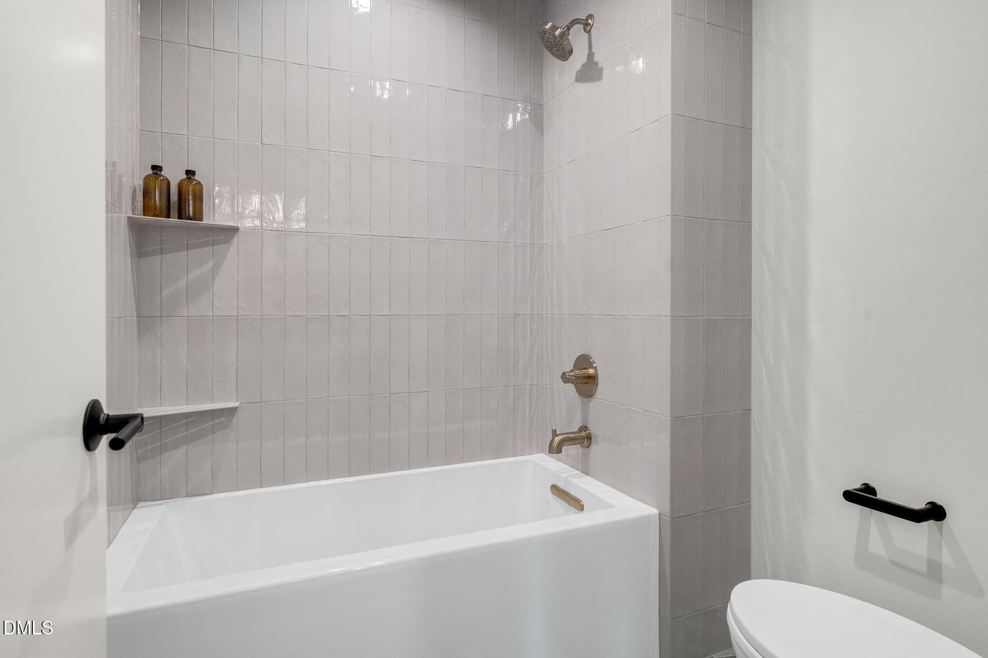 Green Bathroom Shower - 2347 Grady Ridge Way, Hillsborough, NC 27278