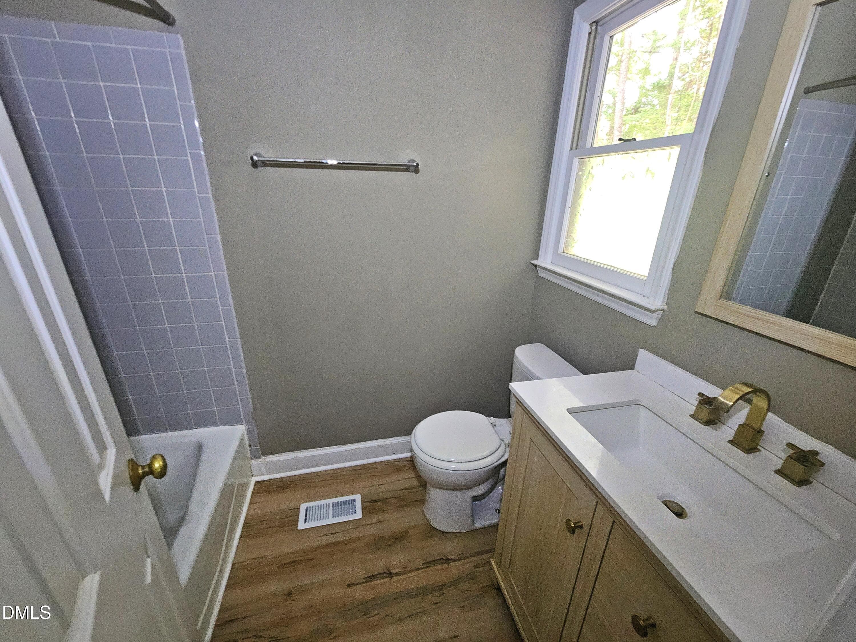 bath 1a - 3620 Iron Sight Court, Raleigh, NC 27616
