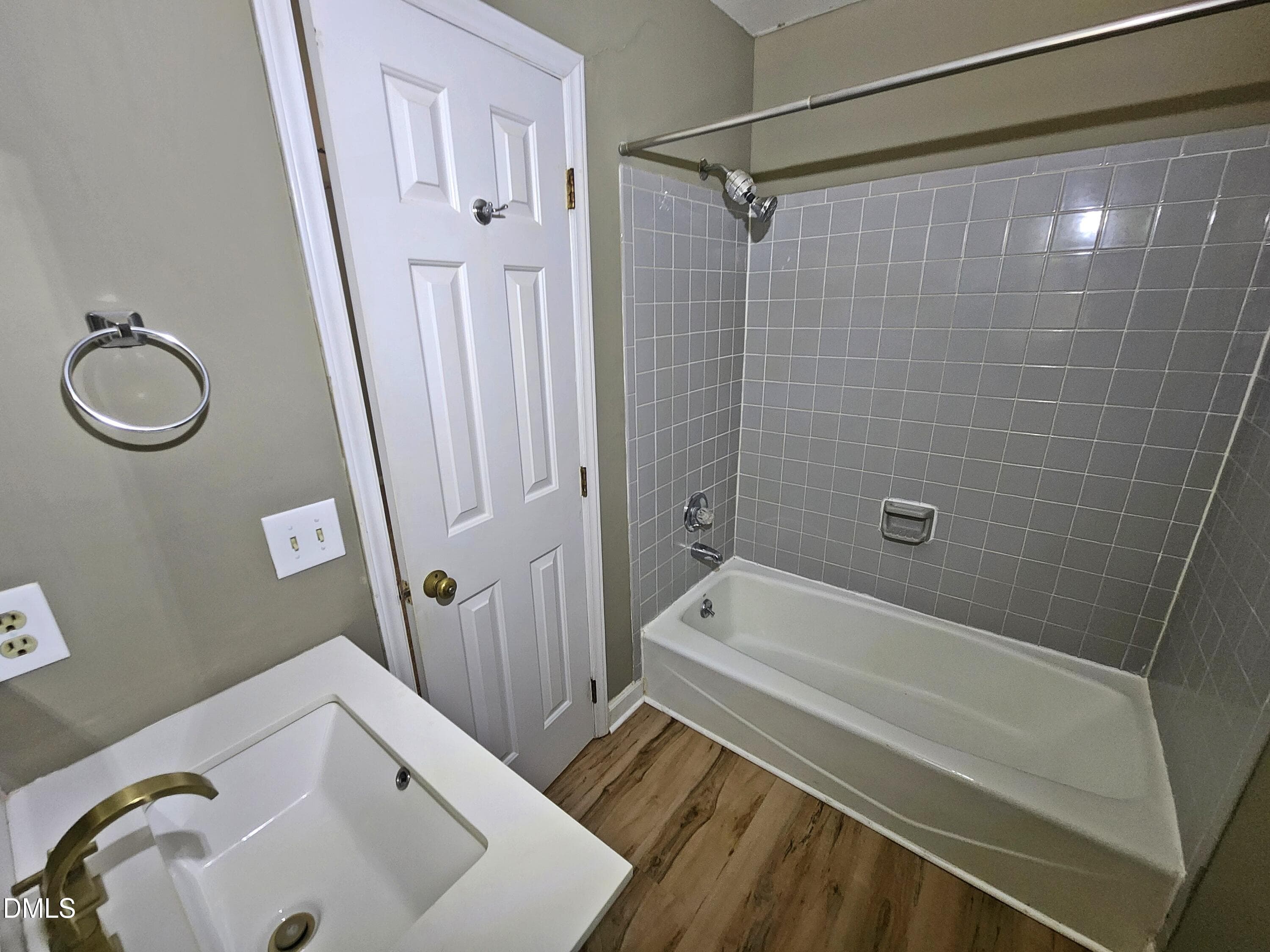 bath 1c - 3620 Iron Sight Court, Raleigh, NC 27616