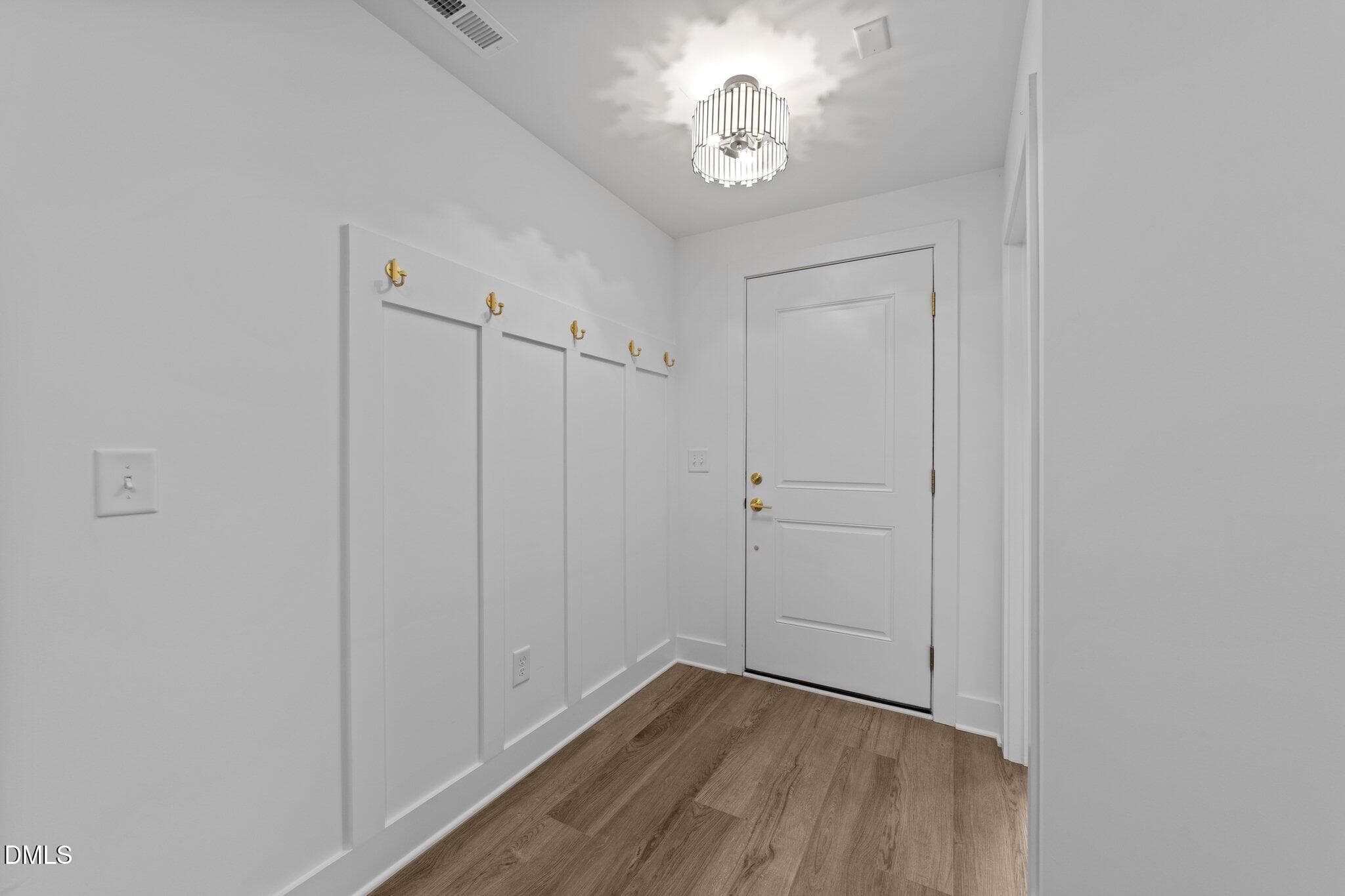 4-web-or-mls-3D5A1625 - 710 W North Street 102, Raleigh, NC 27603