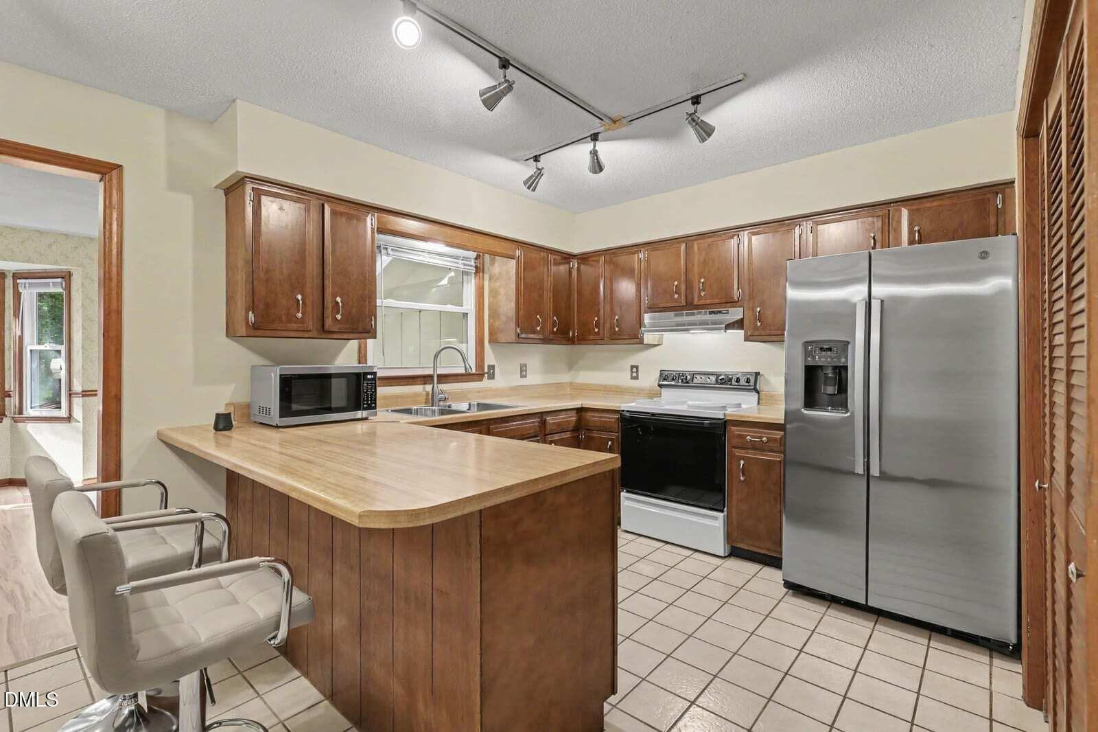 Kitchen - 5409 Doe Lane, Apex, NC 27539