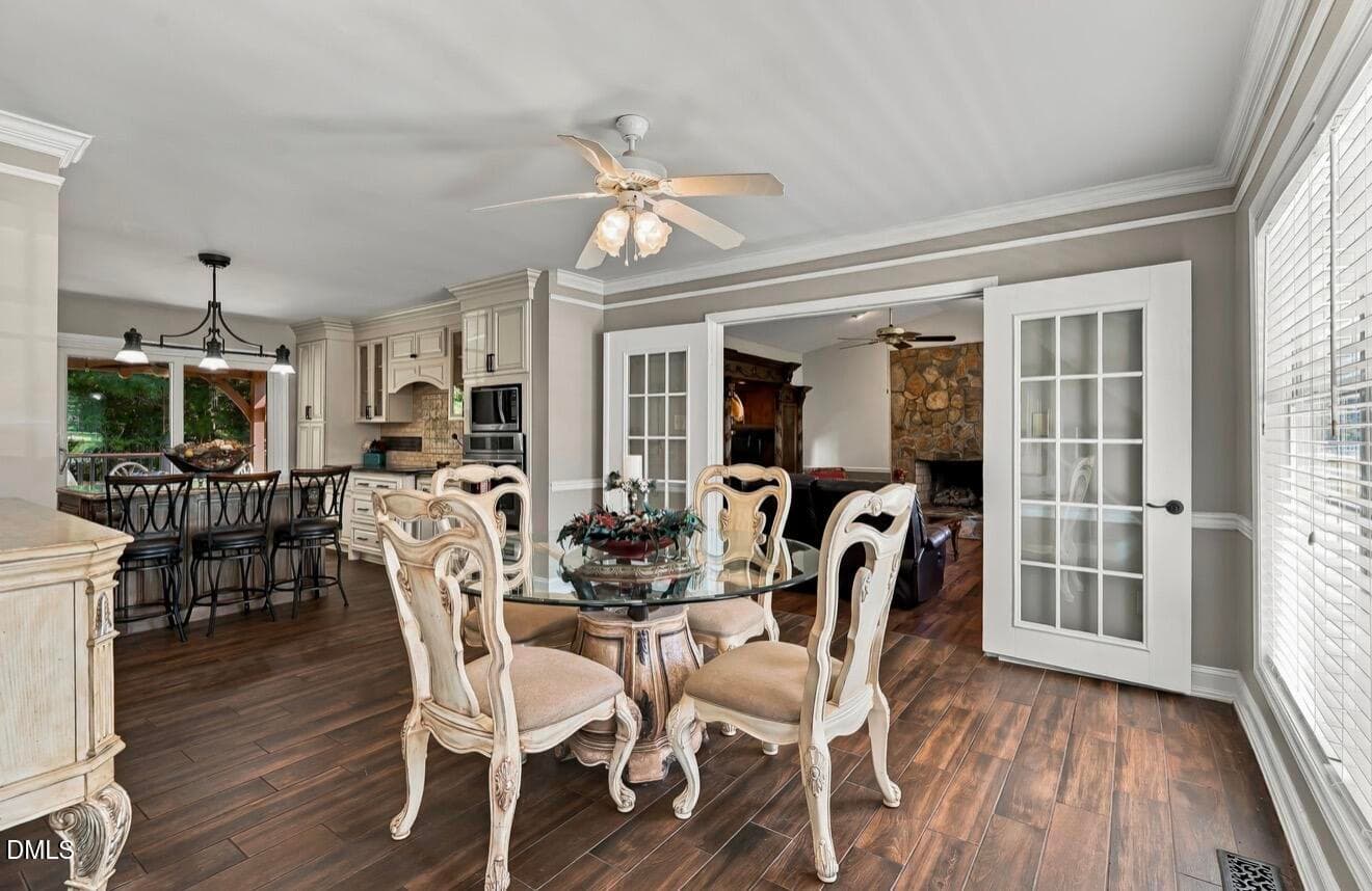 Dining area - 2050 Nc-96, Franklinton, NC 27525, Franklinton