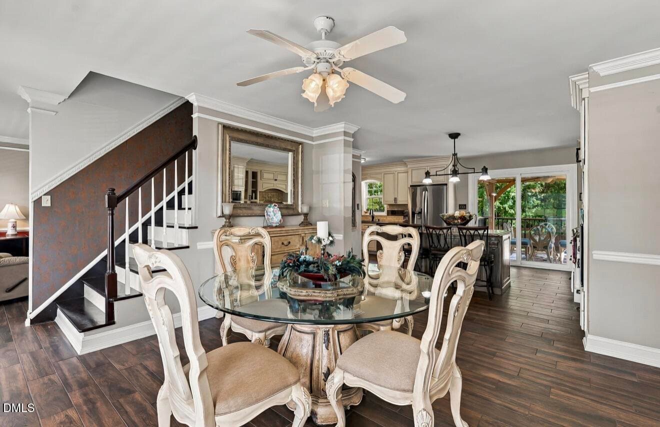 Dining area - 2050 Nc-96, Franklinton, NC 27525, Franklinton