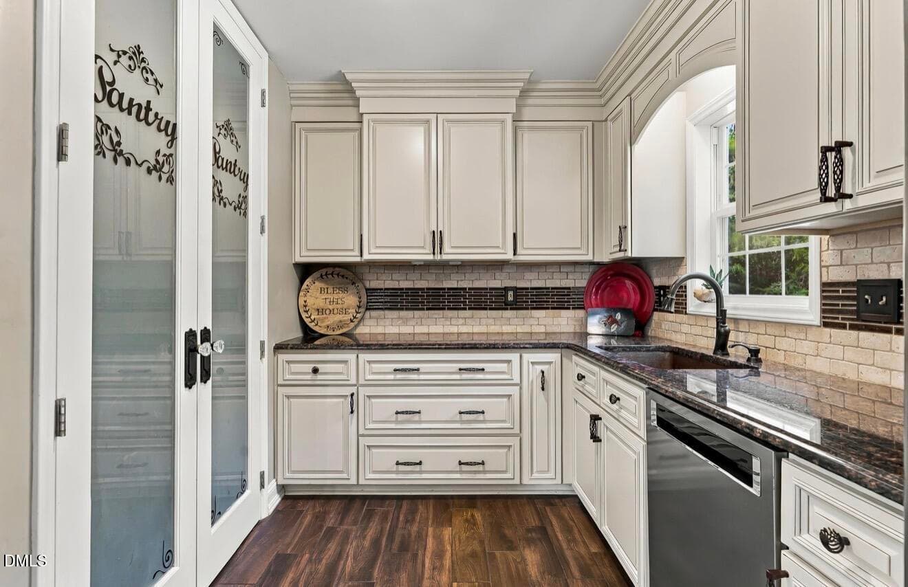 Kitchen - 2050 Nc-96, Franklinton, NC 27525, Franklinton
