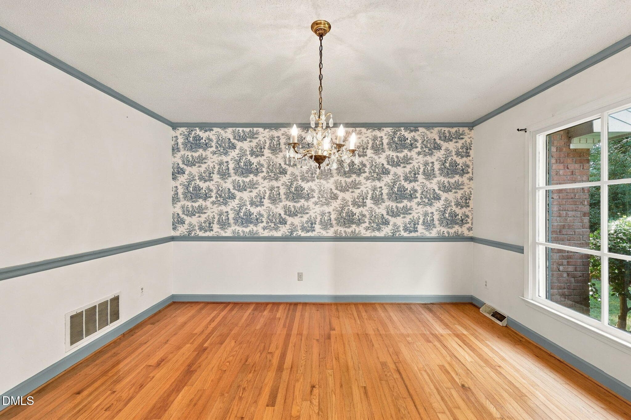 17-web-or-mls-IMG_9093 - 6102 Castlebrook Drive, Raleigh, NC 27604