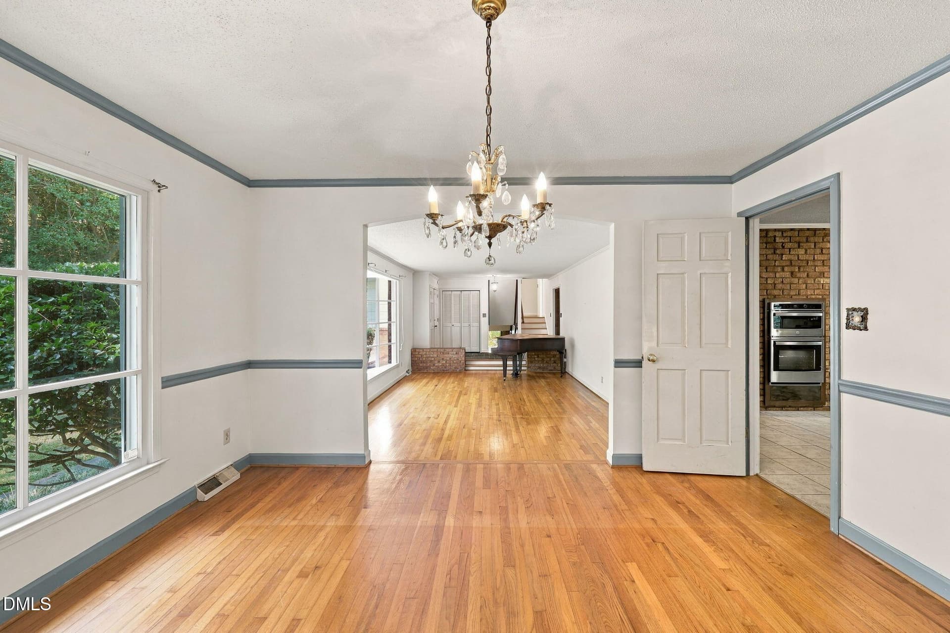 18-web-or-mls-IMG_9096 - 6102 Castlebrook Drive, Raleigh, NC 27604
